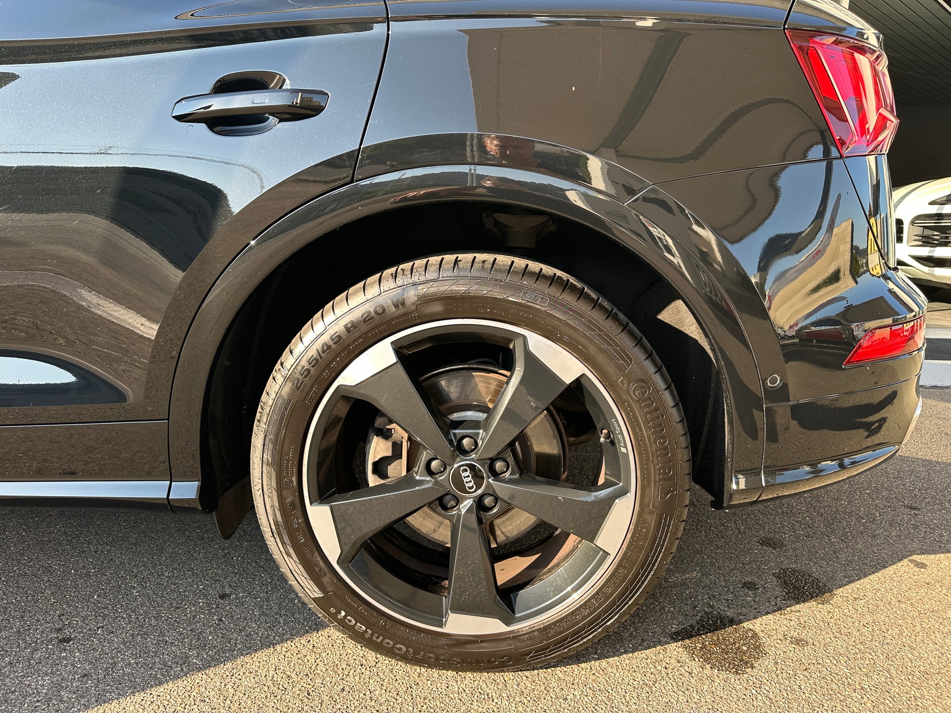 AUDI Q5 40 TDI S Line quattro S-tronic-image-15