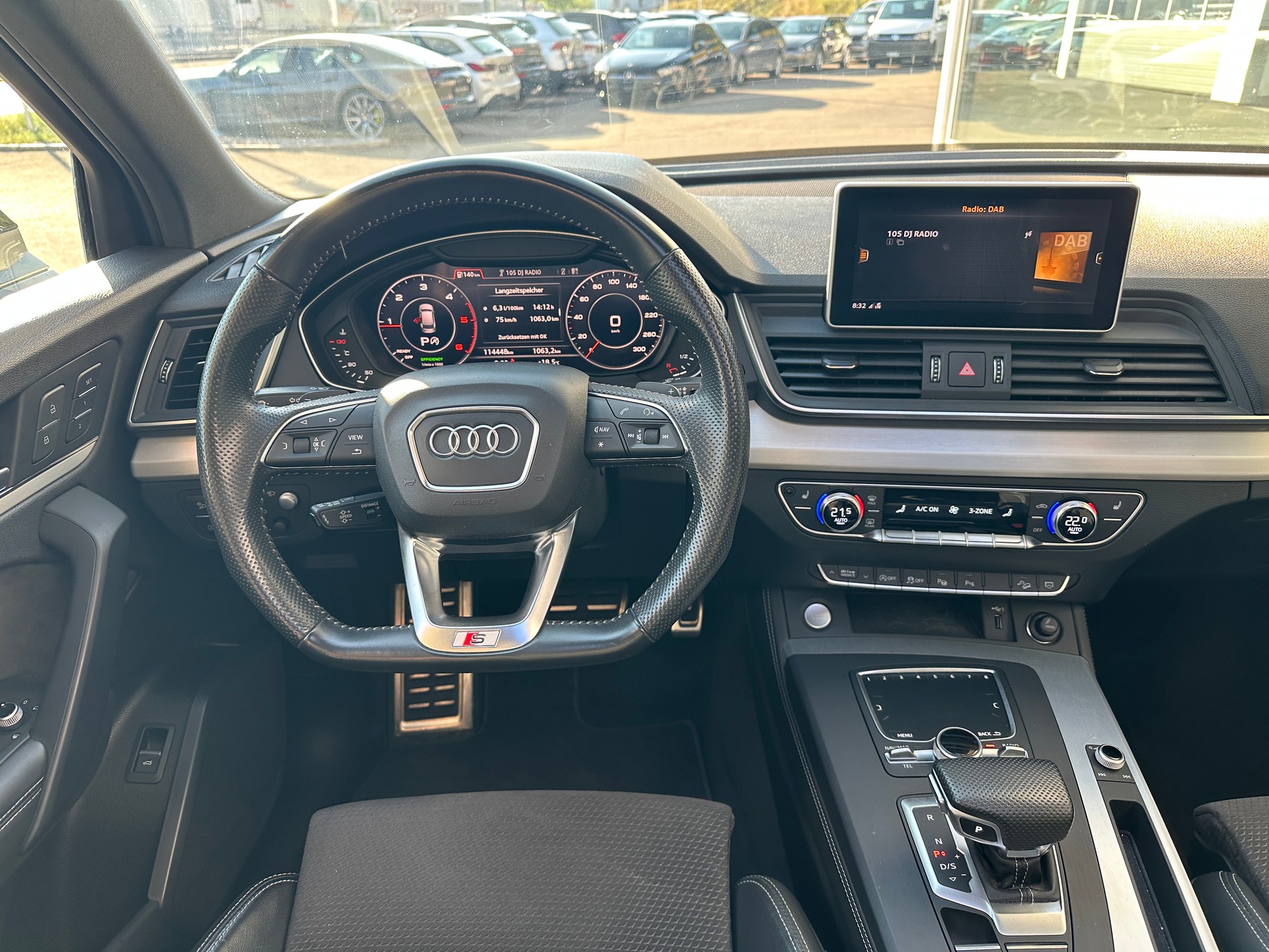 AUDI Q5 40 TDI S Line quattro S-tronic-image-12