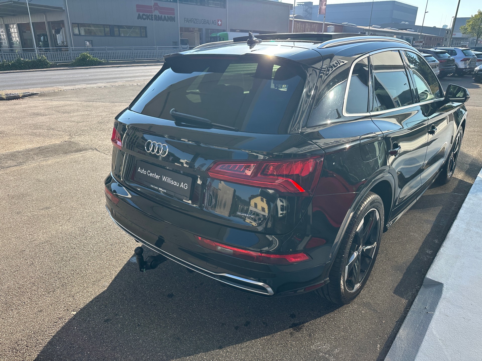 AUDI Q5 40 TDI S Line quattro S-tronic-image-8