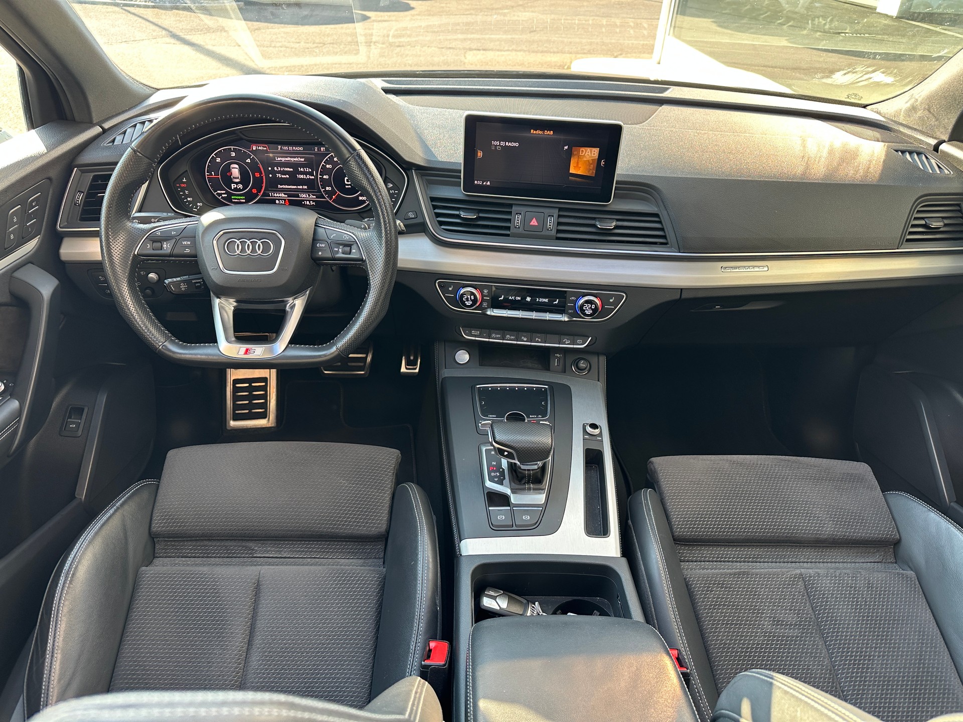 AUDI Q5 40 TDI S Line quattro S-tronic-image-13