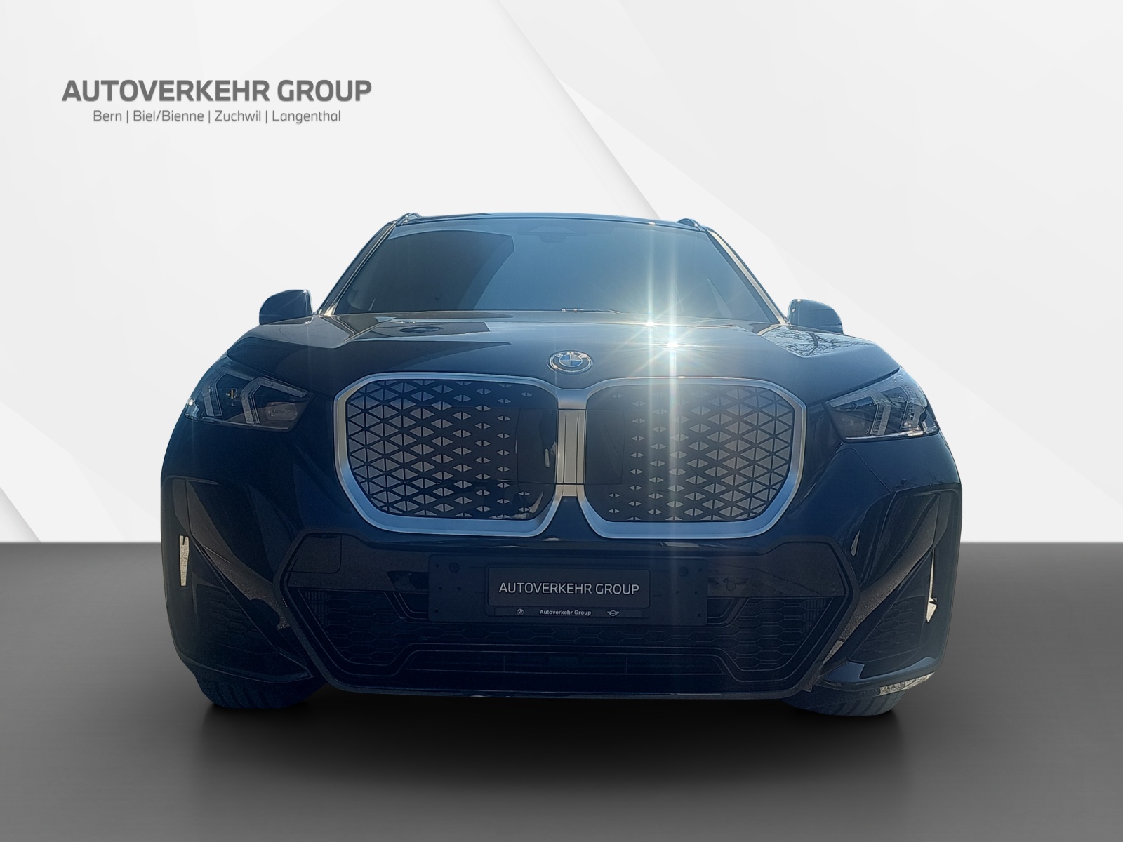BMW iX1 xDrive 30 M Sport-showroom-element-1