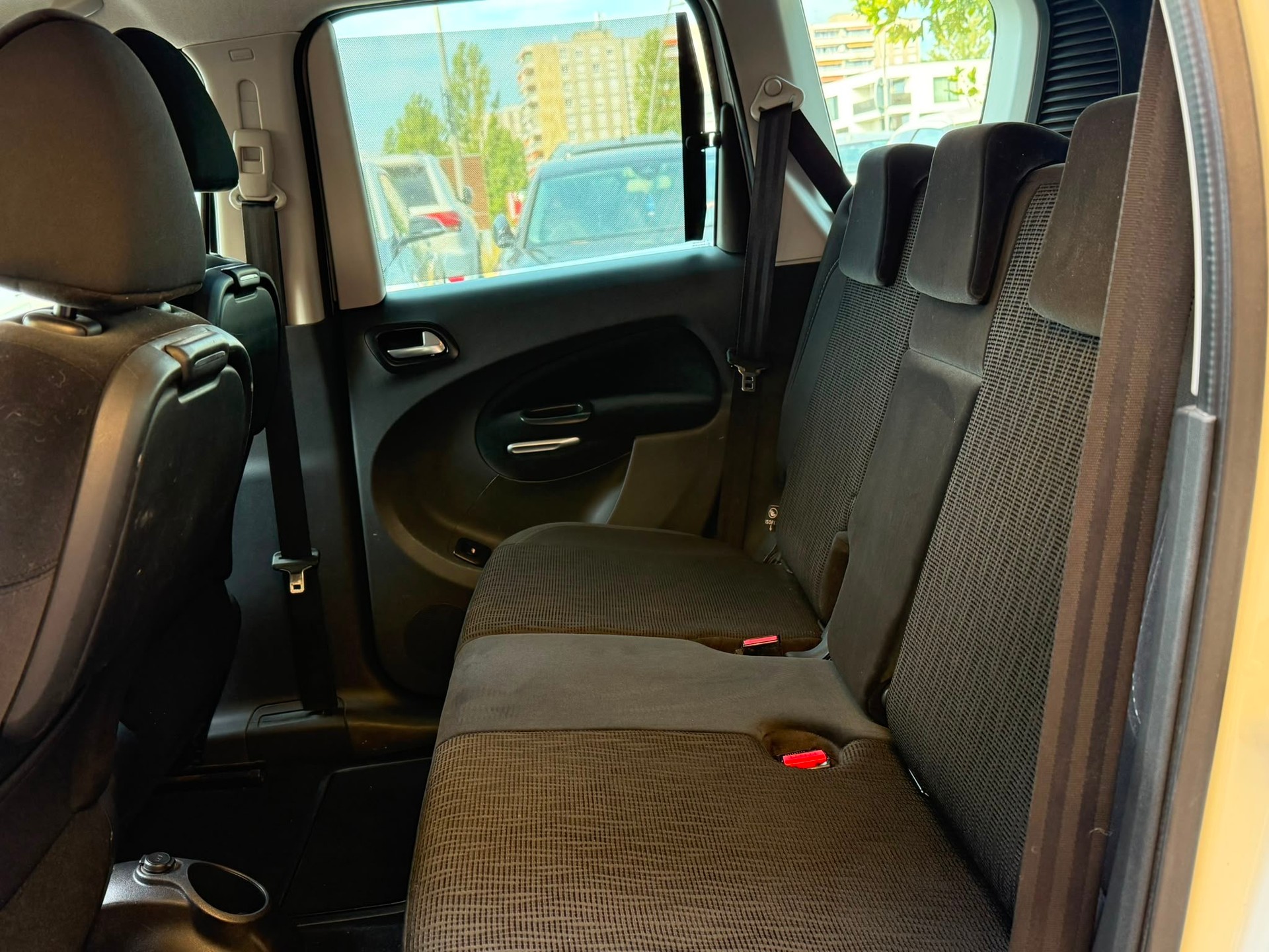CITROEN C3 Picasso 1.2 Pure Tech Attraction-image-8