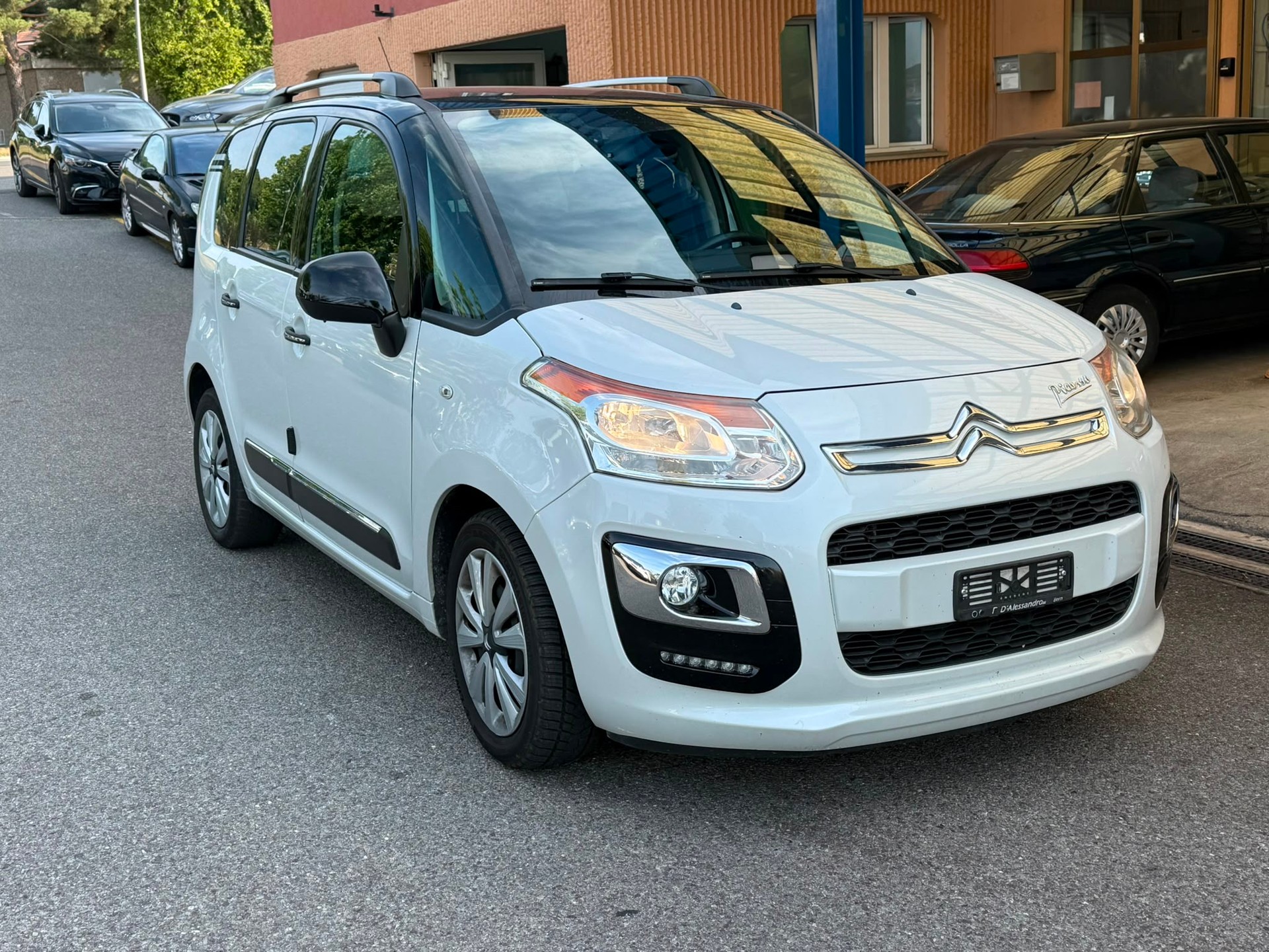 CITROEN C3 Picasso 1.2 Pure Tech Attraction-image-1