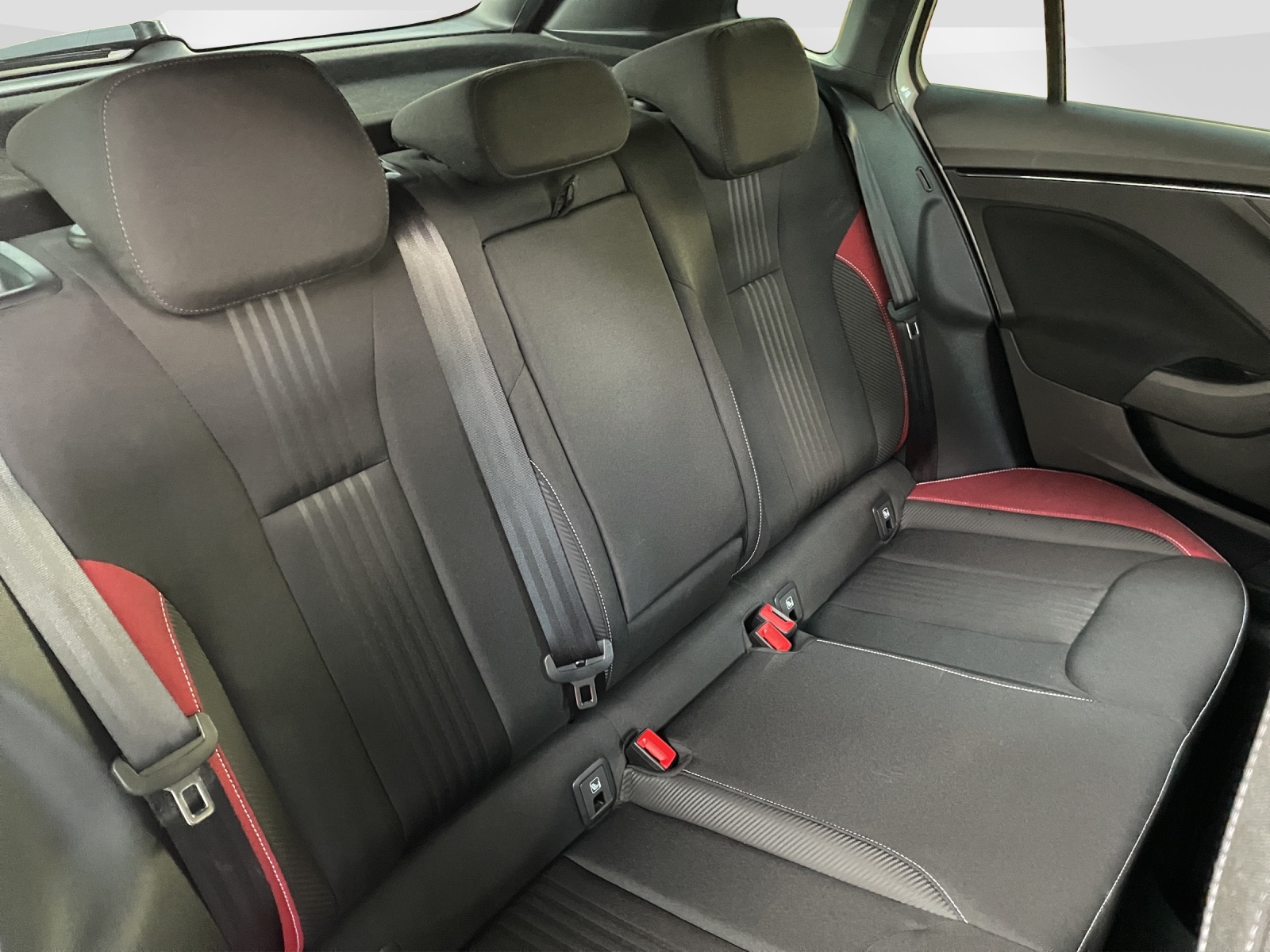 SKODA Kamiq 1.5 TSI Monte Carlo DSG-image-9