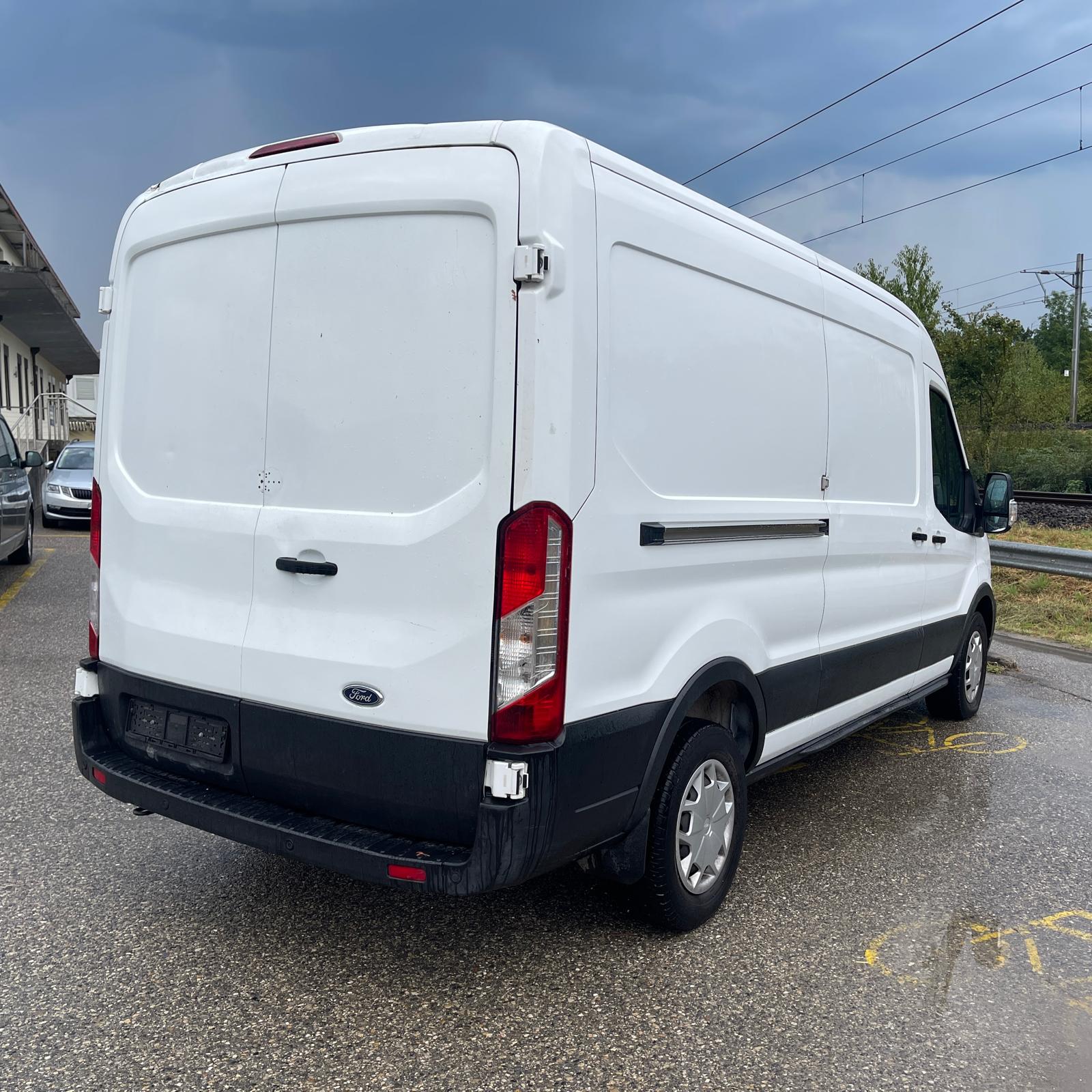 FORD Transit Van 350 L3 Ambiente 2.0 TDCi 185 RWD-image-3
