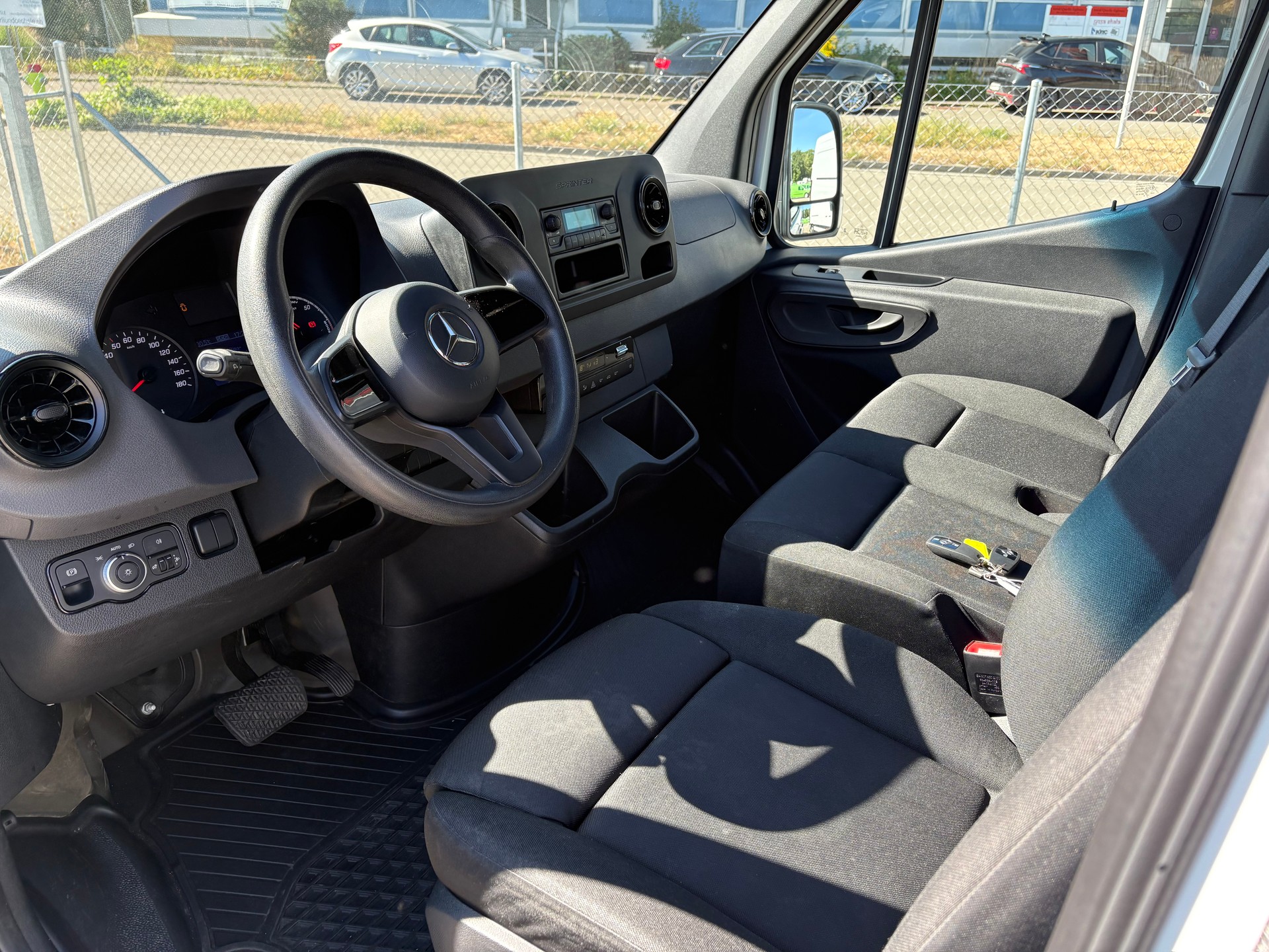MERCEDES-BENZ eSprinter 312 47kWh Standard-image-8