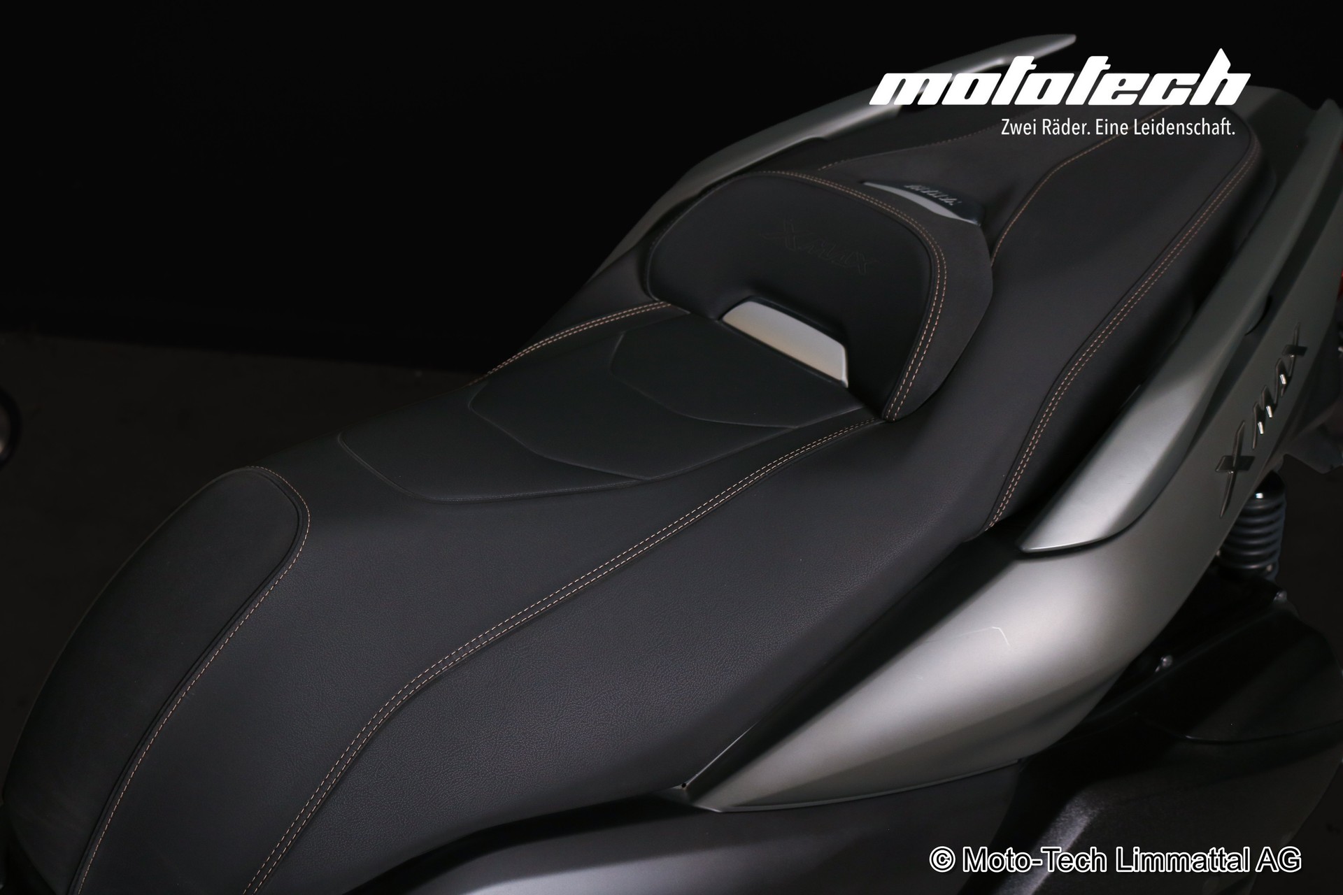 YAMAHA X-Max 300 ABS-image-8
