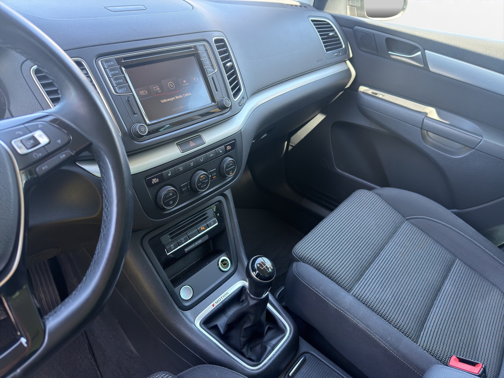 VW Sharan 2.0 TDI BMT Family 4Motion-image-13