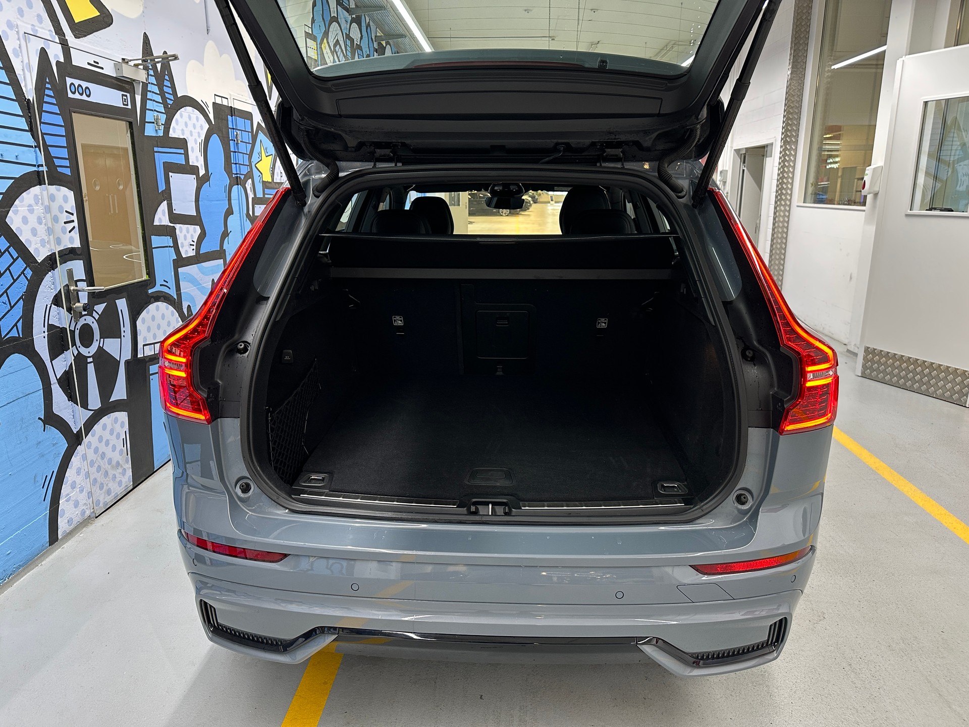 VOLVO XC60 B5 Diesel Mild Hybrid AWD R-Design Geartronic-image-5
