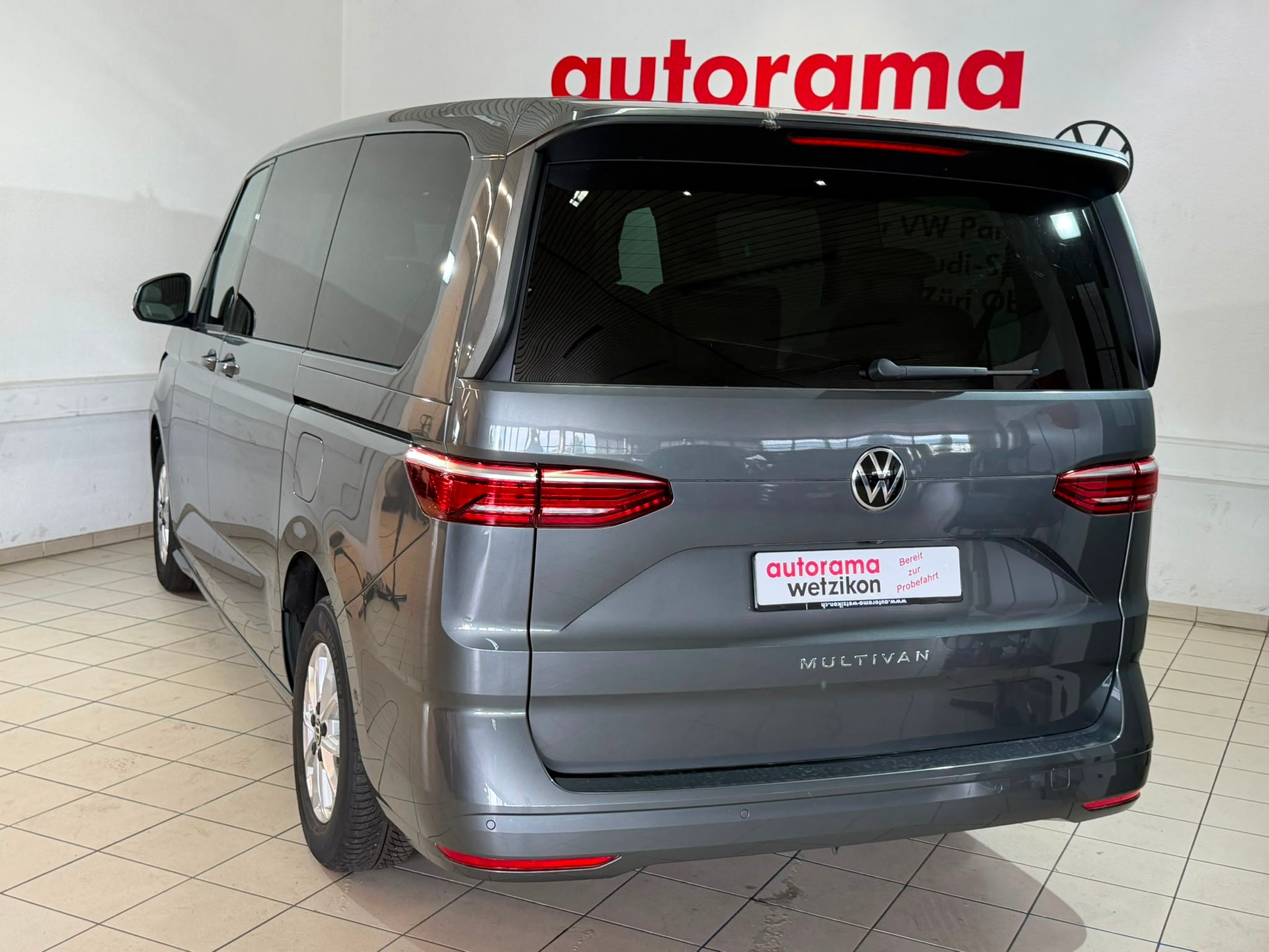 VW Multivan 2.0 TDI DSG Lang-showroom-element-3