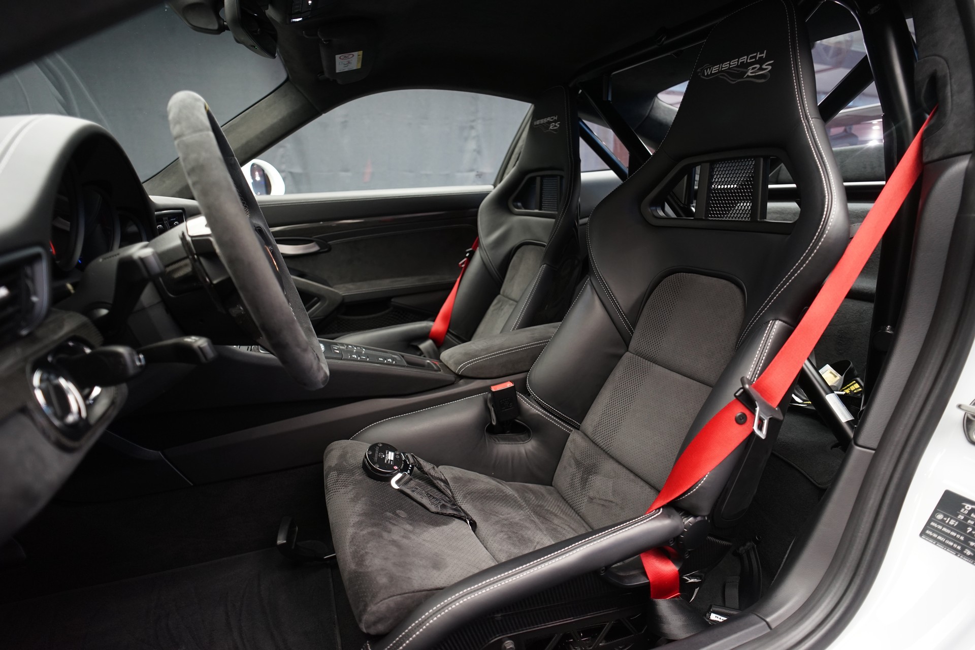 PORSCHE 911 GT3 RS PDK *Weissach*-image-11