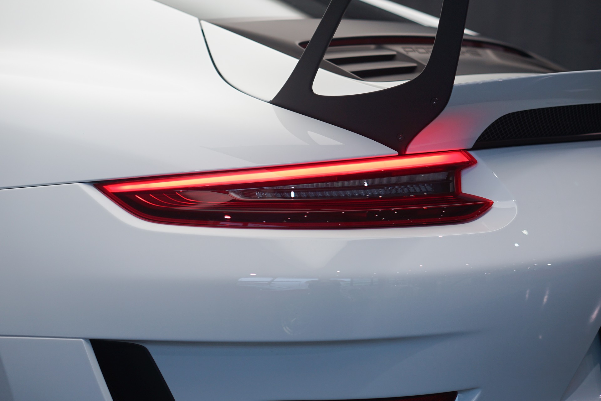 PORSCHE 911 GT3 RS PDK *Weissach*-image-39