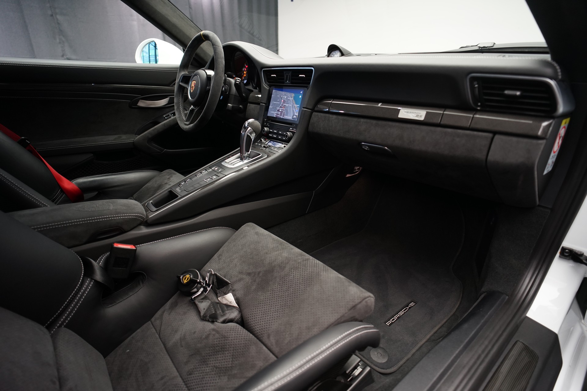PORSCHE 911 GT3 RS PDK *Weissach*-image-10