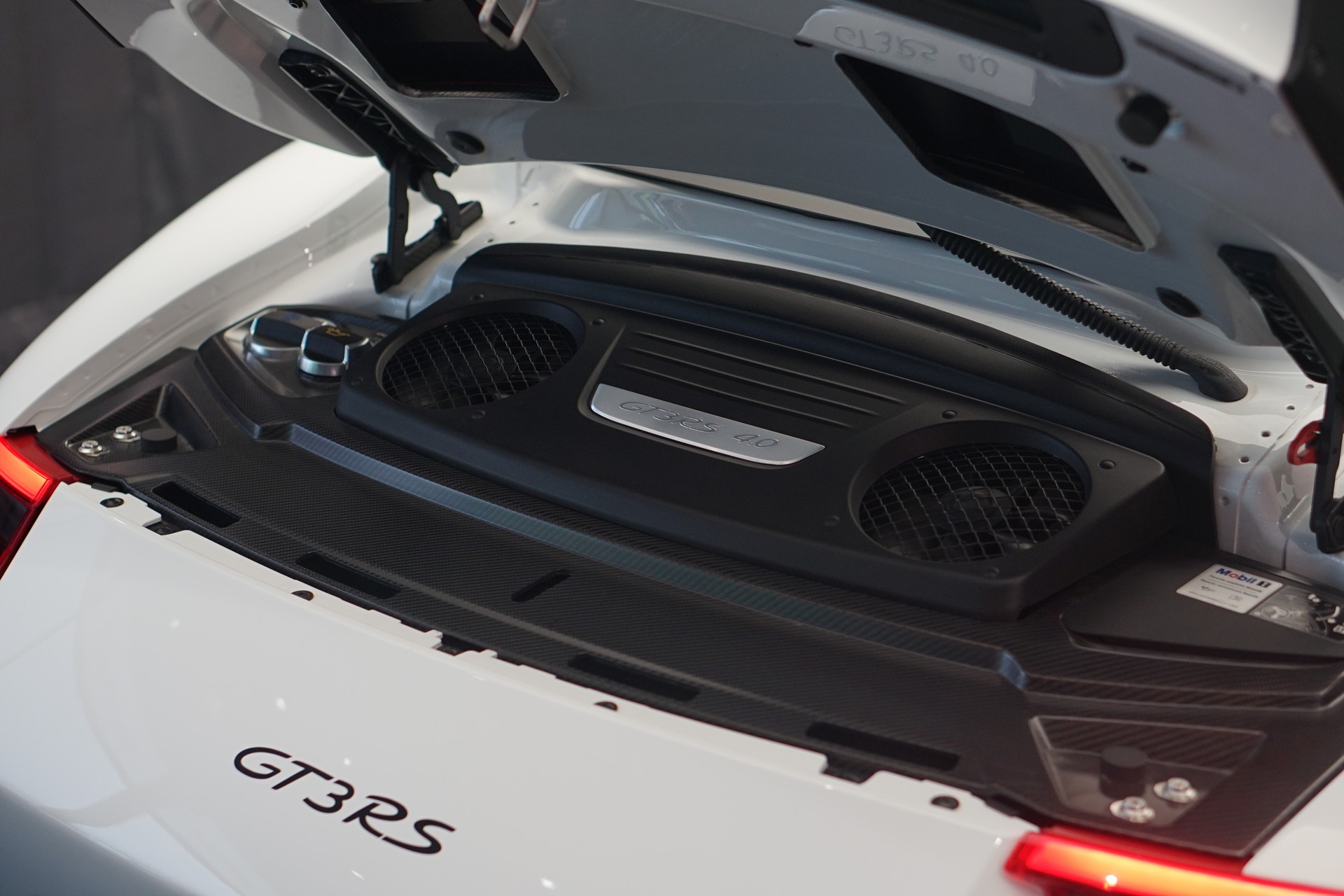 PORSCHE 911 GT3 RS PDK *Weissach*-image-37