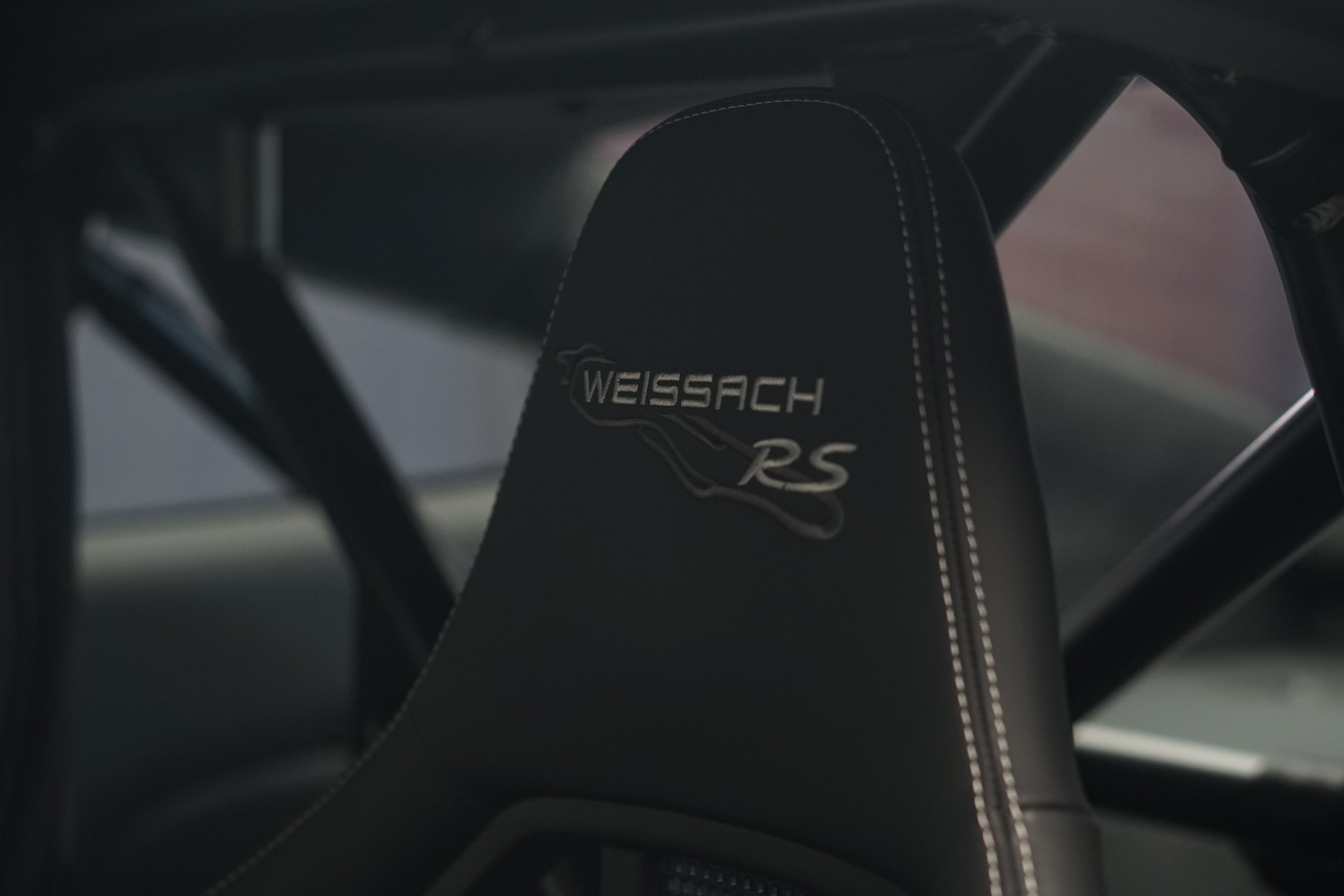 PORSCHE 911 GT3 RS PDK *Weissach*-image-35
