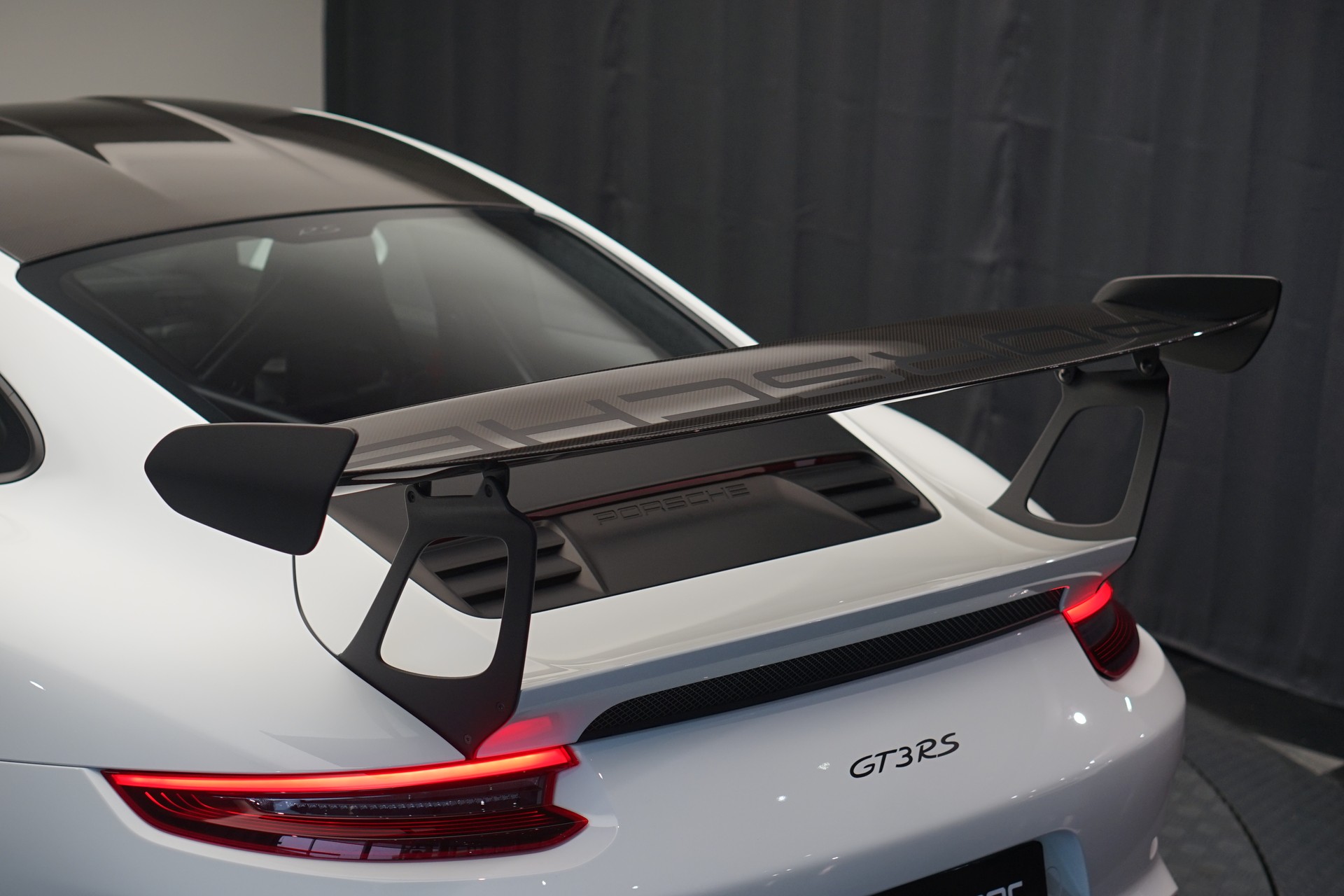 PORSCHE 911 GT3 RS PDK *Weissach*-image-44
