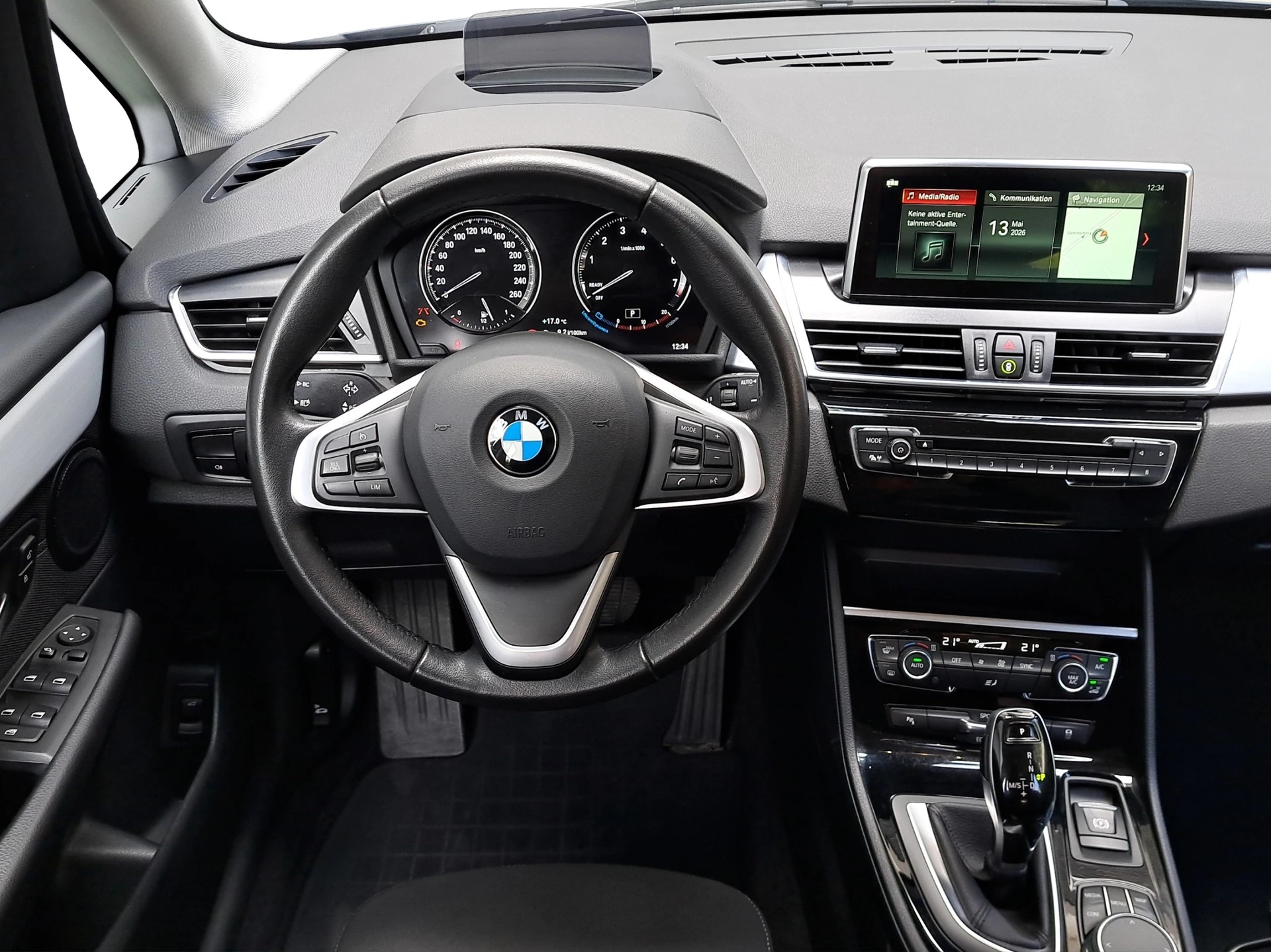 BMW 220i Active Tourer DKG *Anhängerkupplung*-image-9