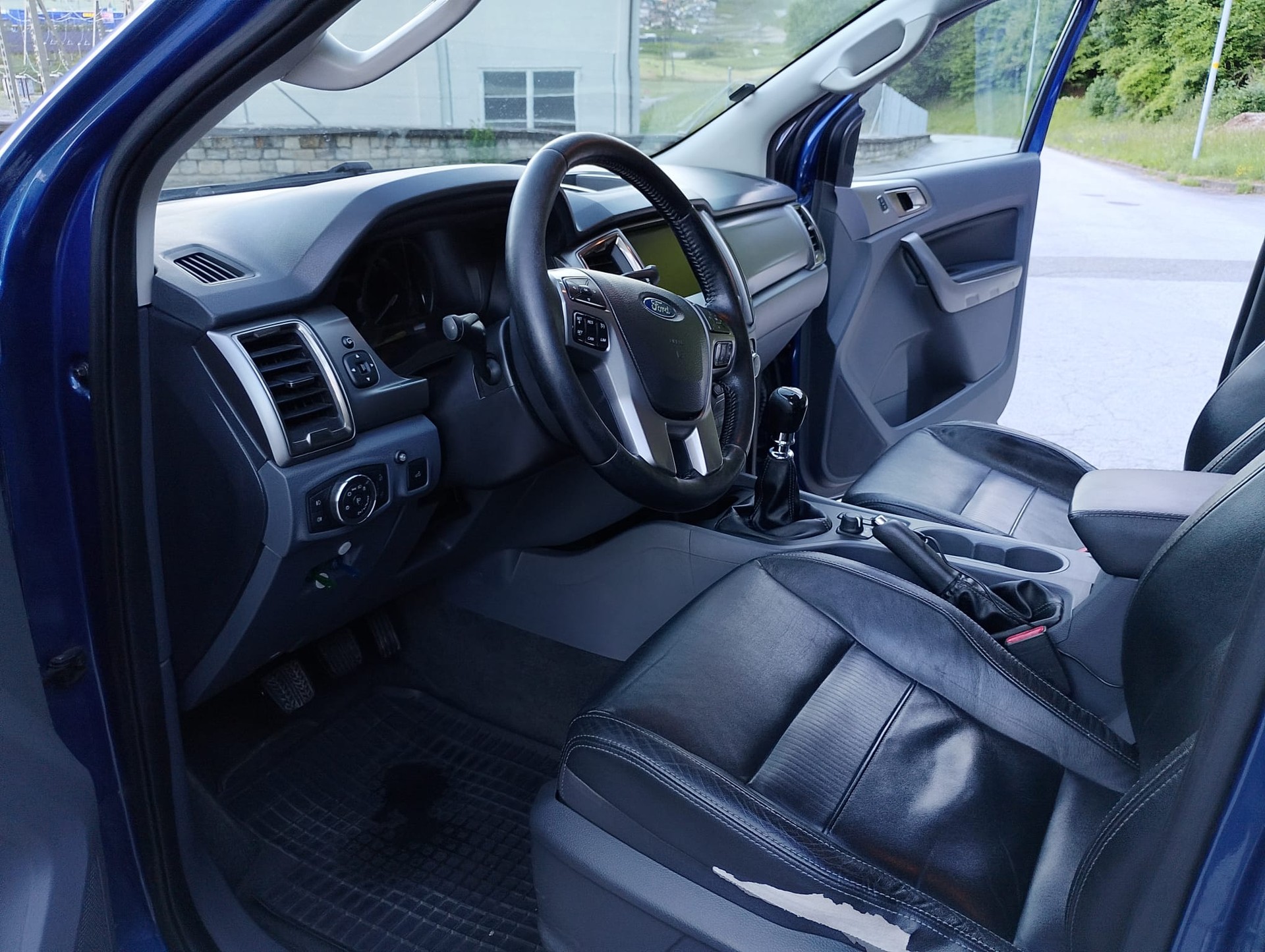 FORD 3.2 TDCi 4x4 Limited-image-9
