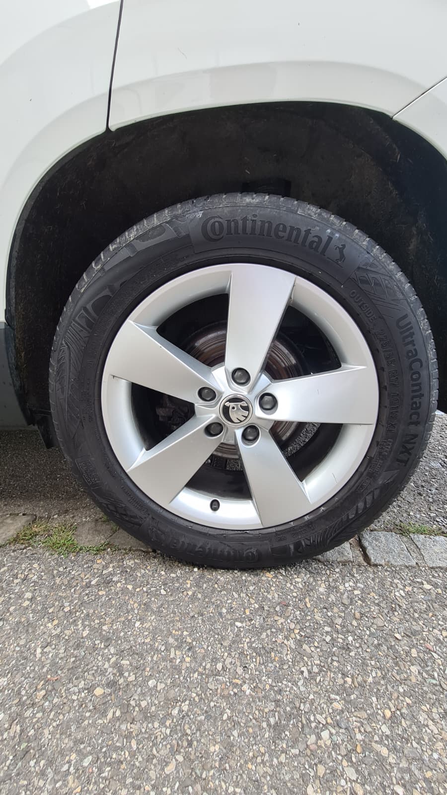 SKODA Karoq 2.0 TDI CR Ambition 4x4 DSG ** Gr-Navi ** RF-Kamera ** Anh-Kupplung ** Totwinkel-Assist ** Frisch Ab MFK & Service **-image-20