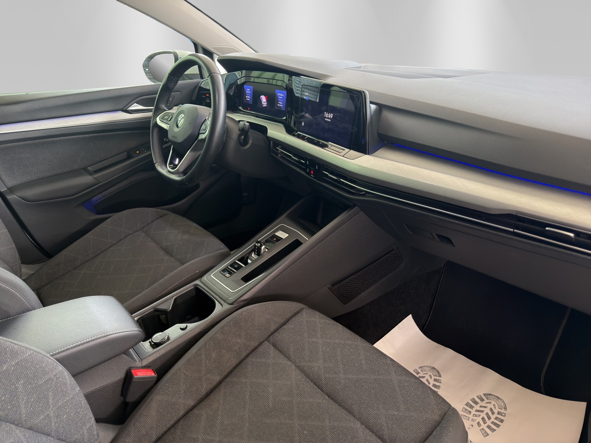 VW Golf Variant 2.0 TDI Life DSG-image-12