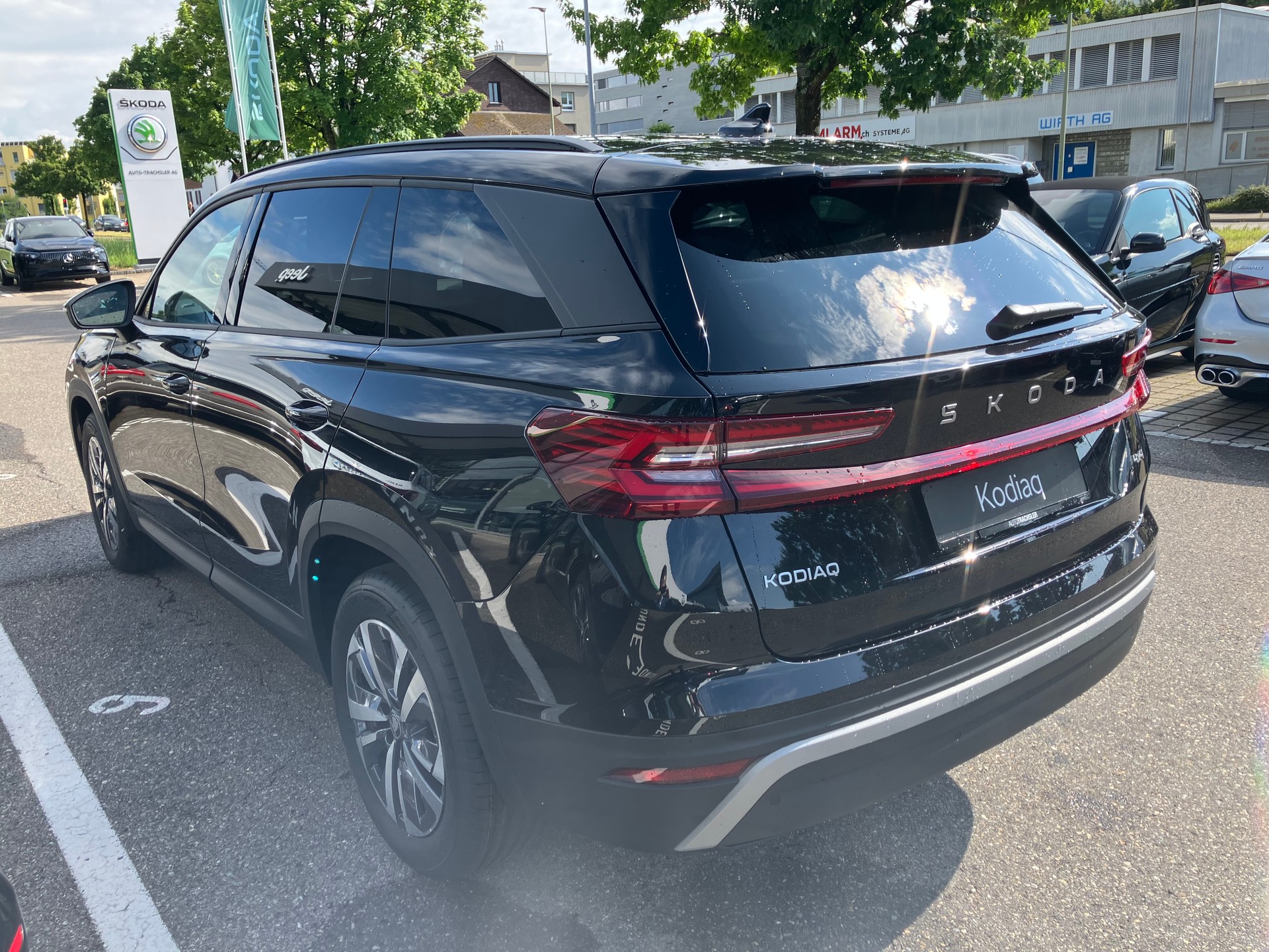 SKODA Kodiaq 2.0 TSI Dynamic 4x4 DSG-image-2