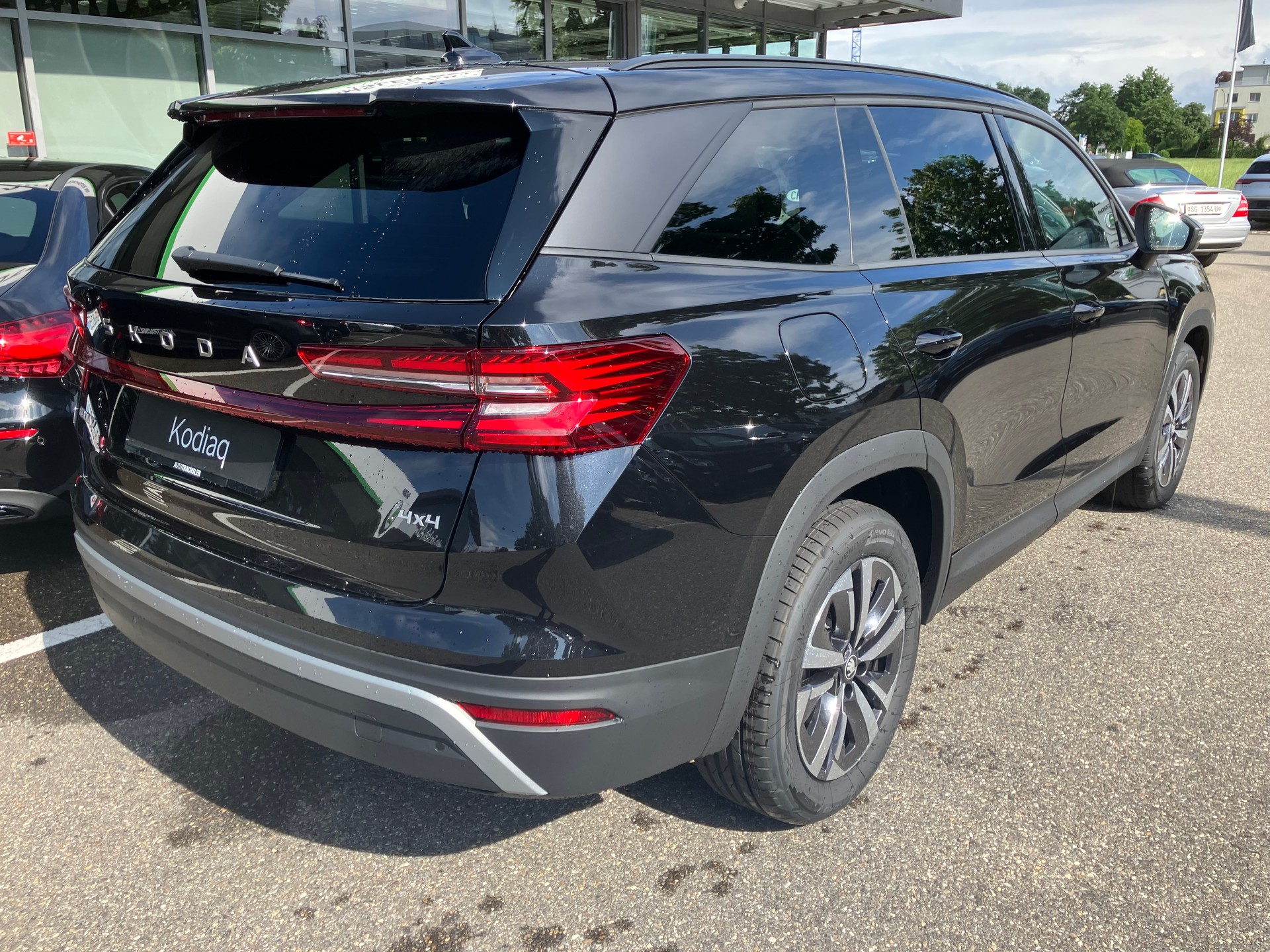 SKODA Kodiaq 2.0 TSI Dynamic 4x4 DSG-image-3