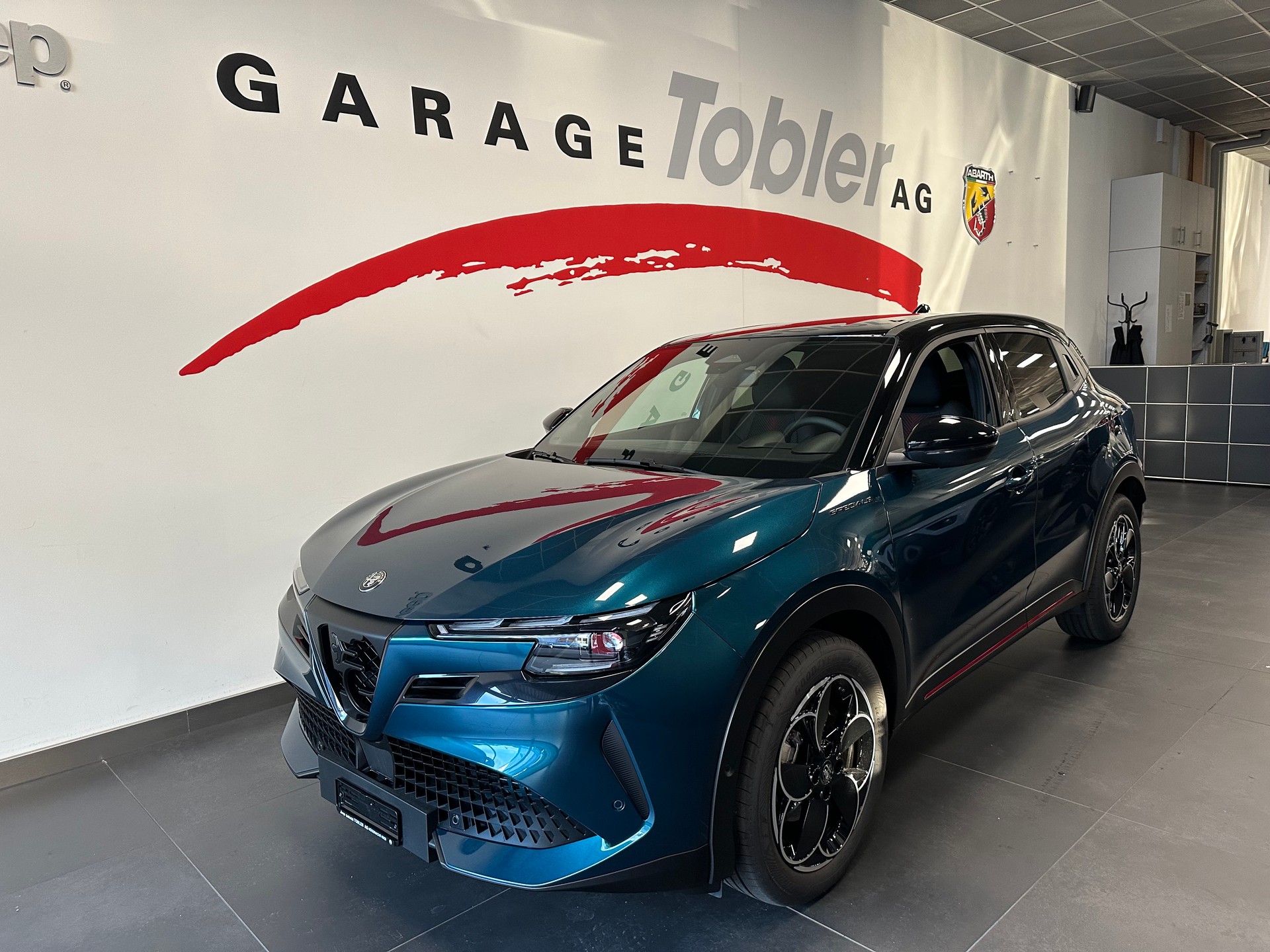 ALFA ROMEO Junior BEV 156 54kWh Speciale + Tech-image-1