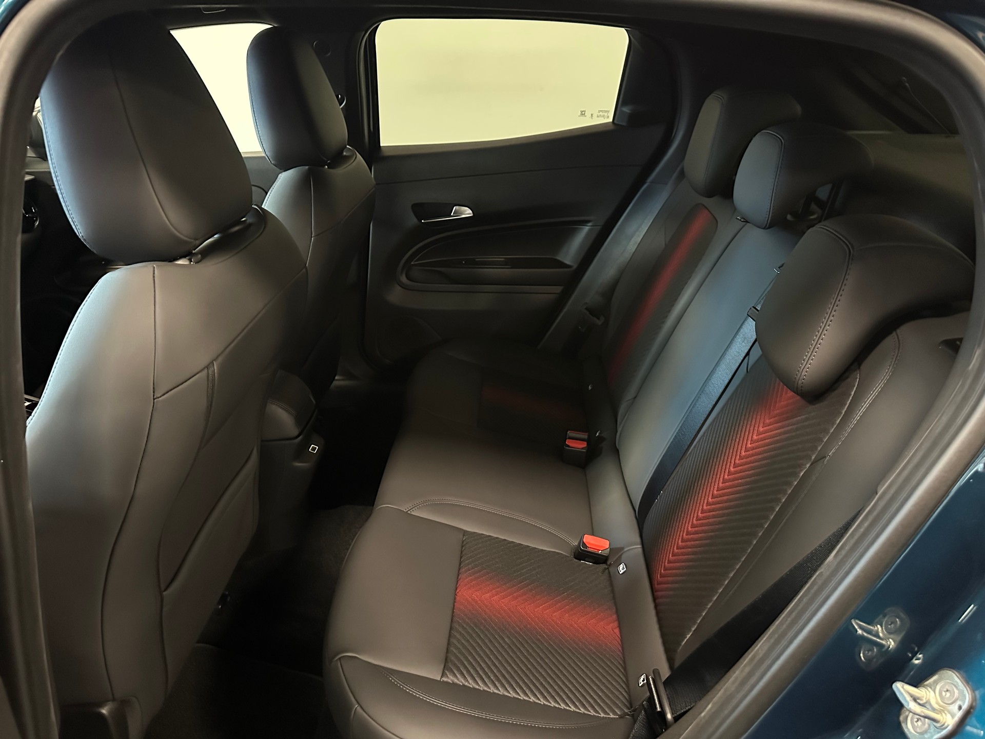 ALFA ROMEO Junior BEV 156 54kWh Speciale + Tech-image-11