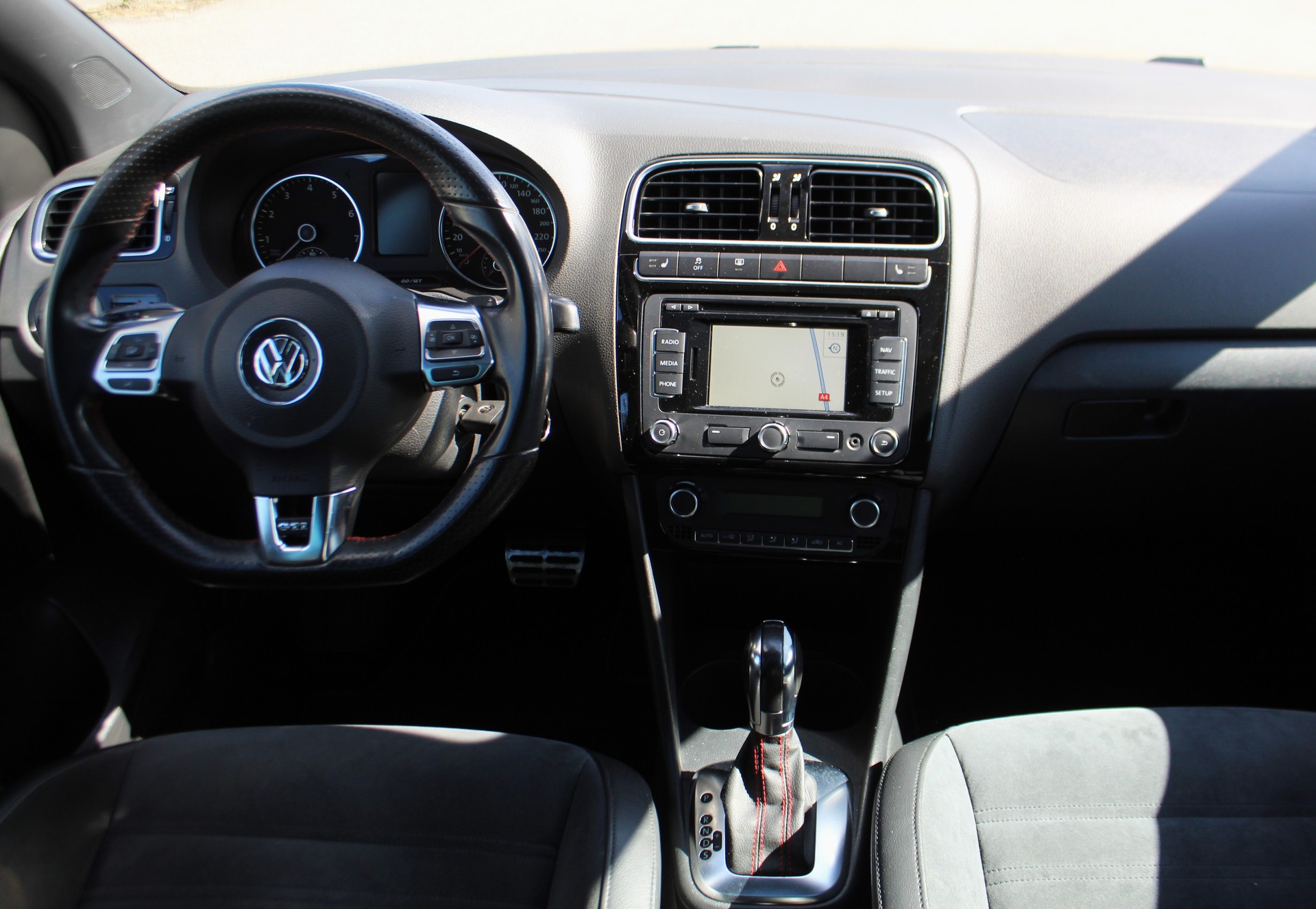 VW Polo 1.4 TSI GTI DSG / Panoramadach / Sportsitze-image-11