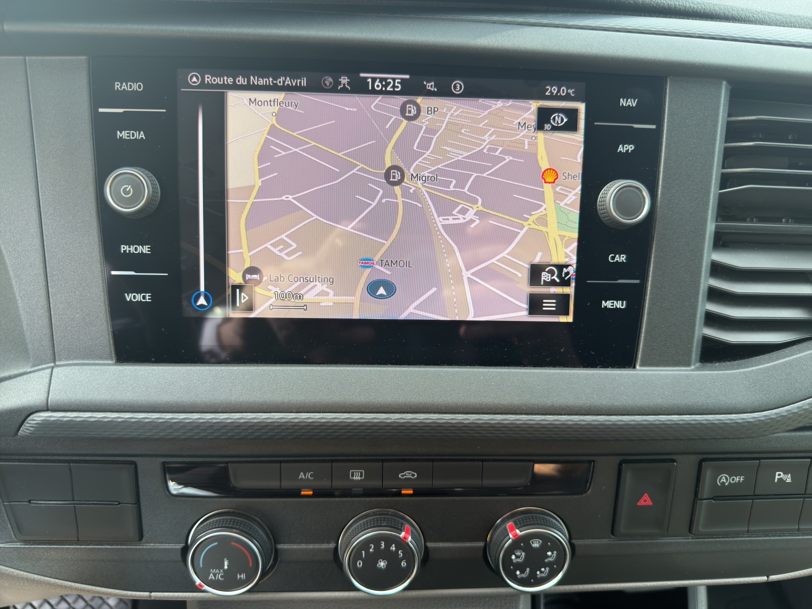 VW T6.1 2.0 TDI DSG-image-10