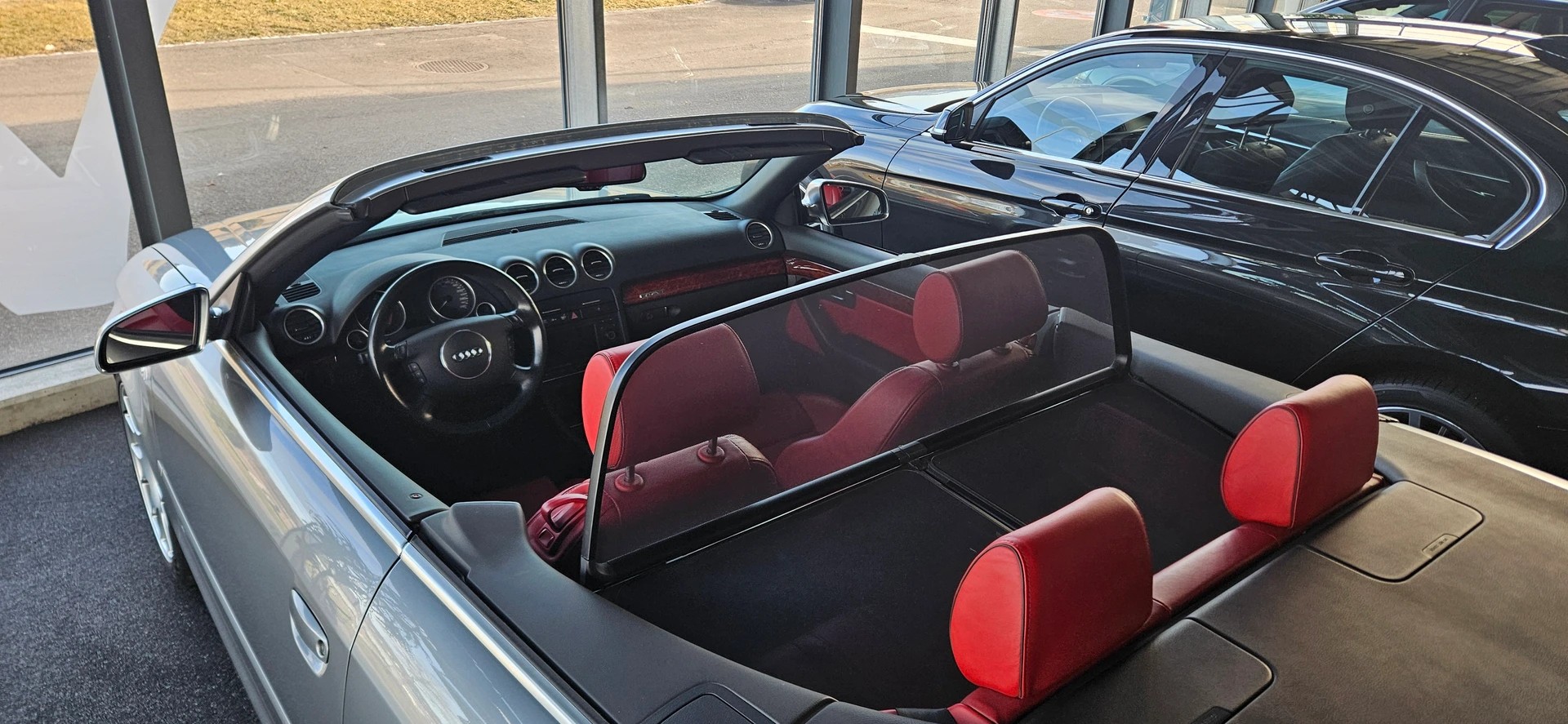 AUDI S4 Cabriolet 4.2 V8 quattro-image-6