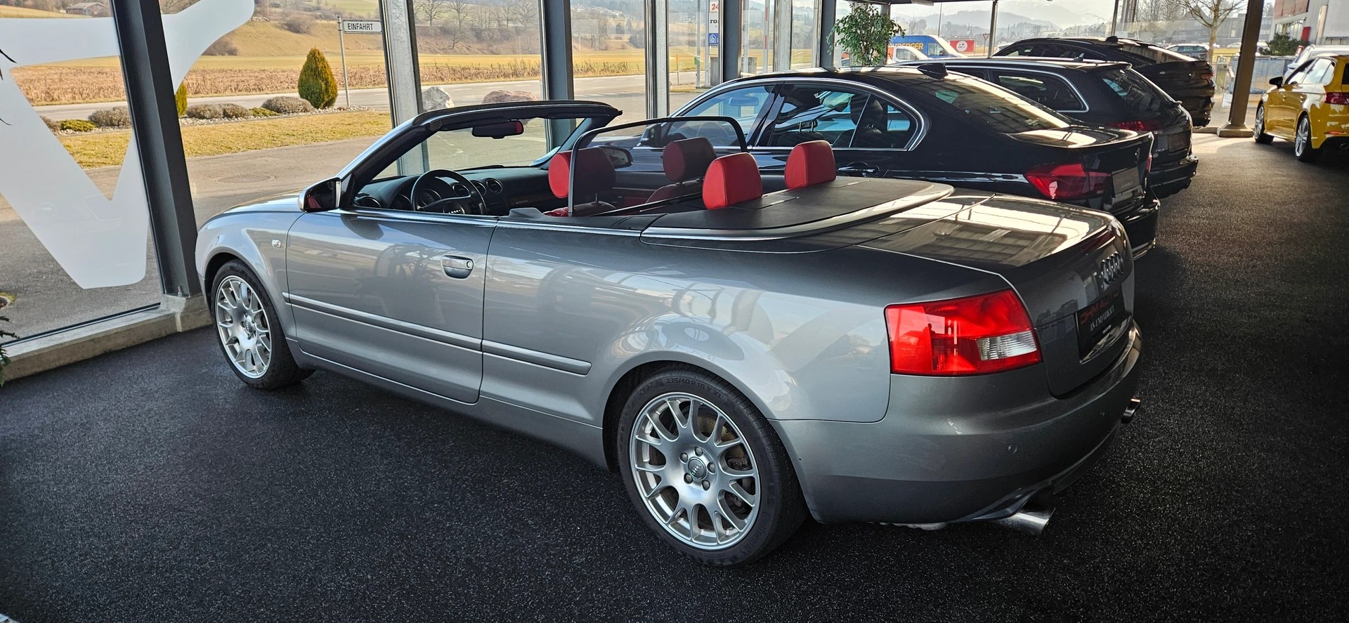 AUDI S4 Cabriolet 4.2 V8 quattro-image-0