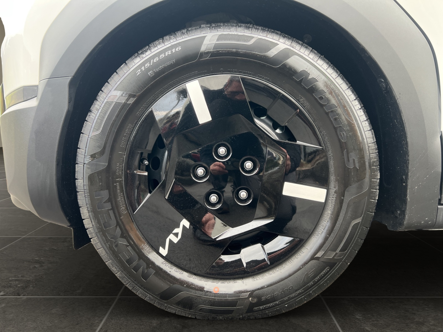 KIA PV5 Cargo 51.5 kWh Essential-image-17