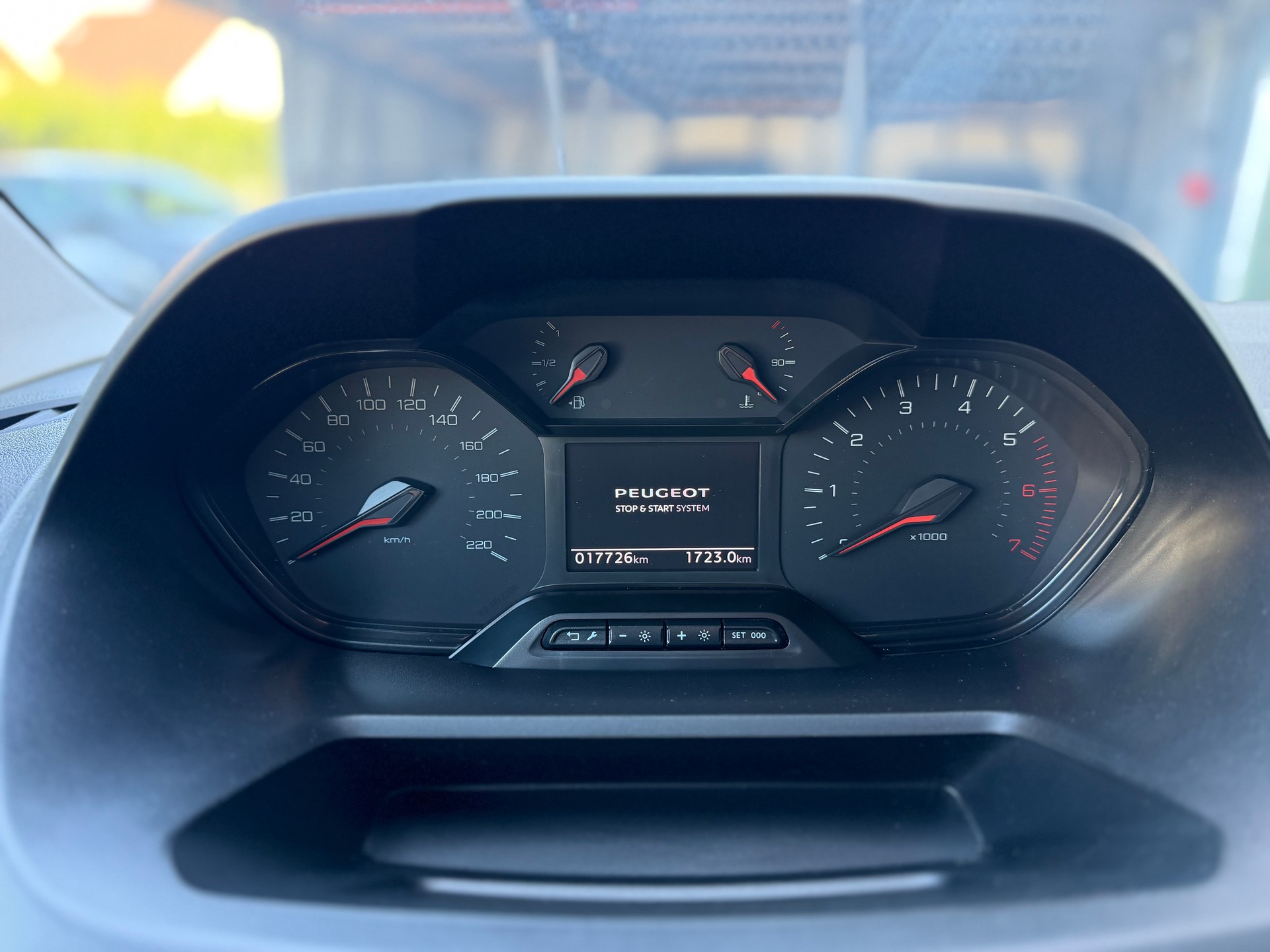 PEUGEOT Partner 1.2 Pure Tech s/s Premium EAT8 1000kg-image-14
