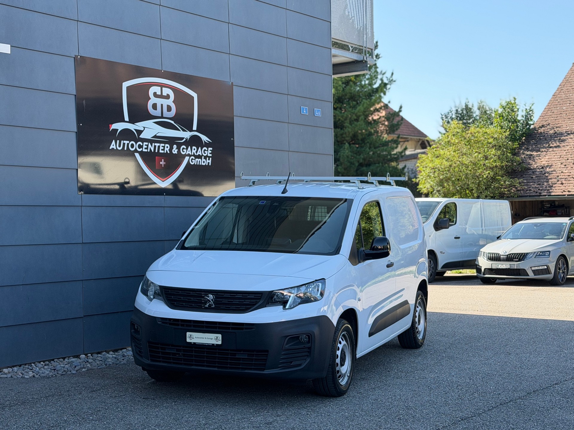 PEUGEOT Partner 1.2 Pure Tech s/s Premium EAT8 1000kg-image-0
