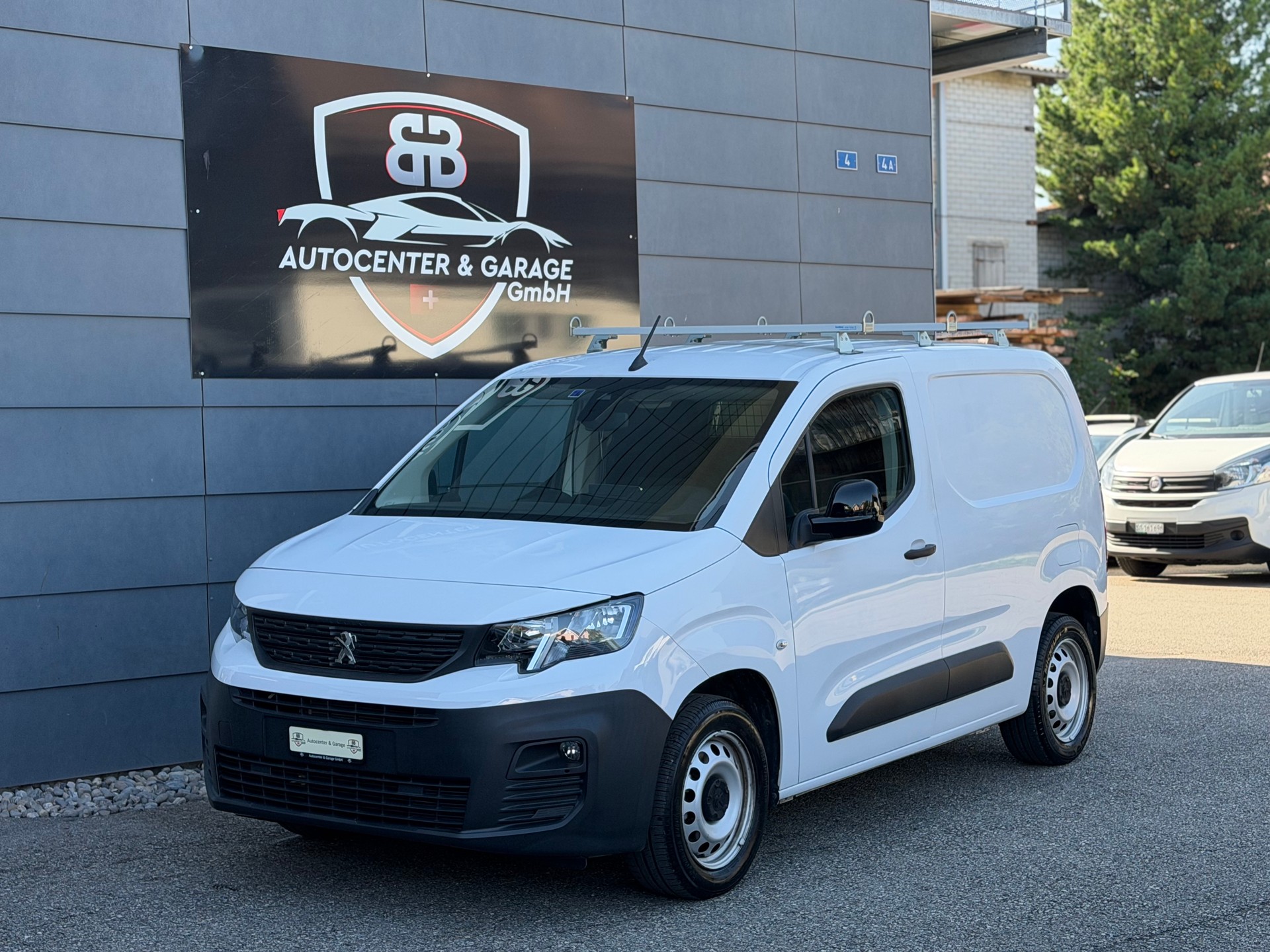 PEUGEOT Partner 1.2 Pure Tech s/s Premium EAT8 1000kg-image-1