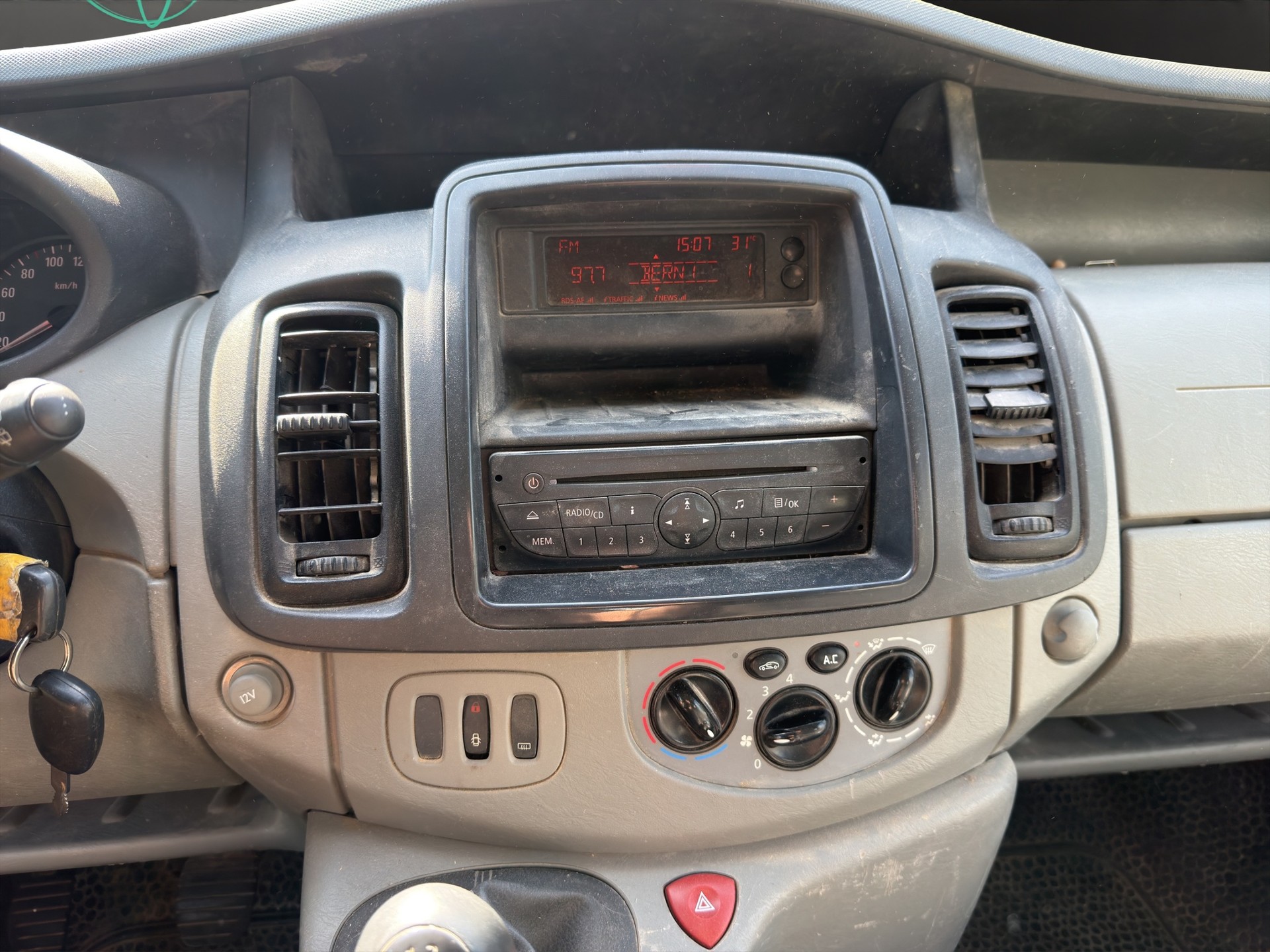 OPEL Vivaro 2.0 CDTI A 2.7t L1H1-image-10