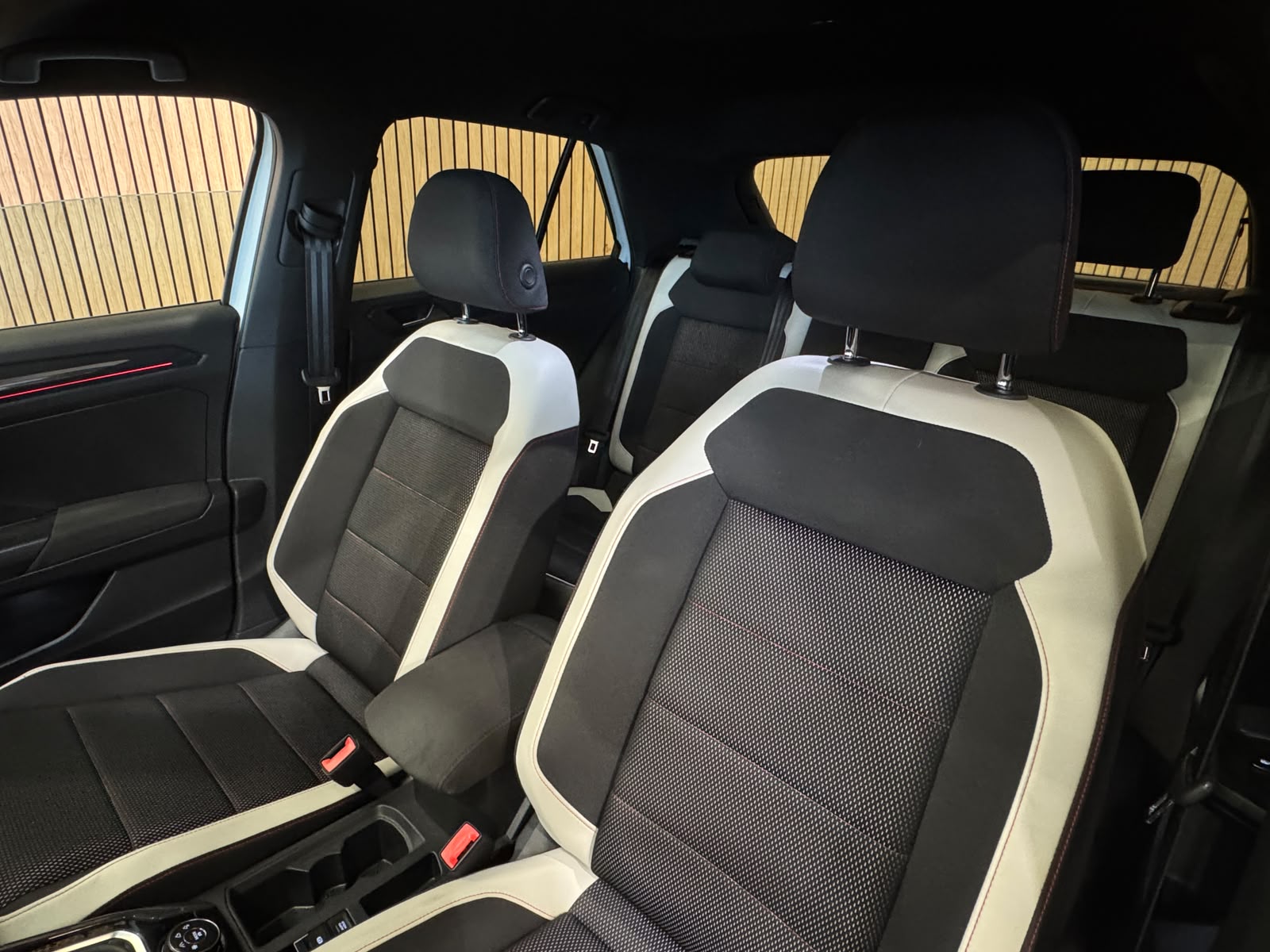 VW T-Roc 2.0 TDI SCR Sport DSG 4Motion-image-17