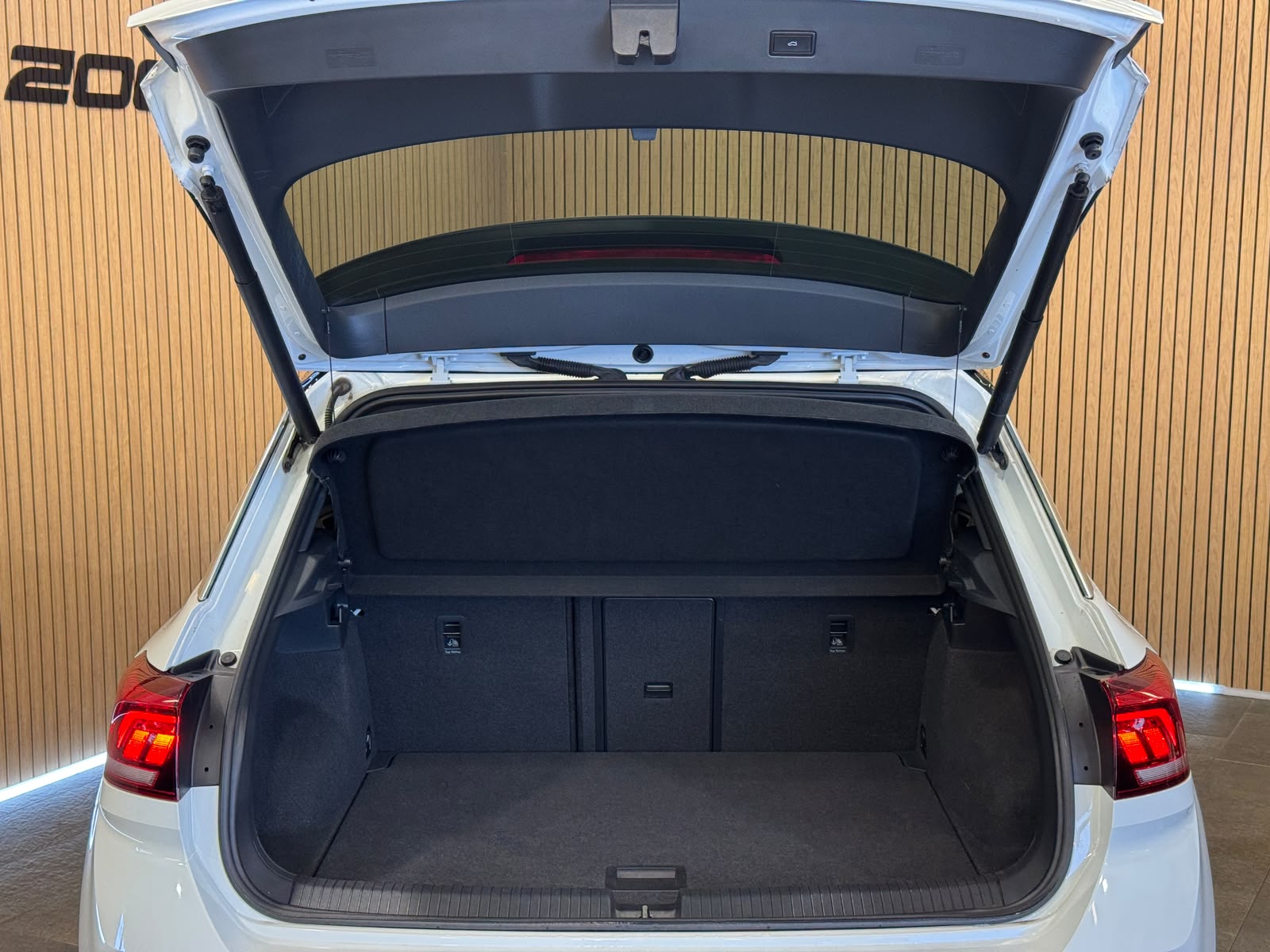 VW T-Roc 2.0 TDI SCR Sport DSG 4Motion-image-6