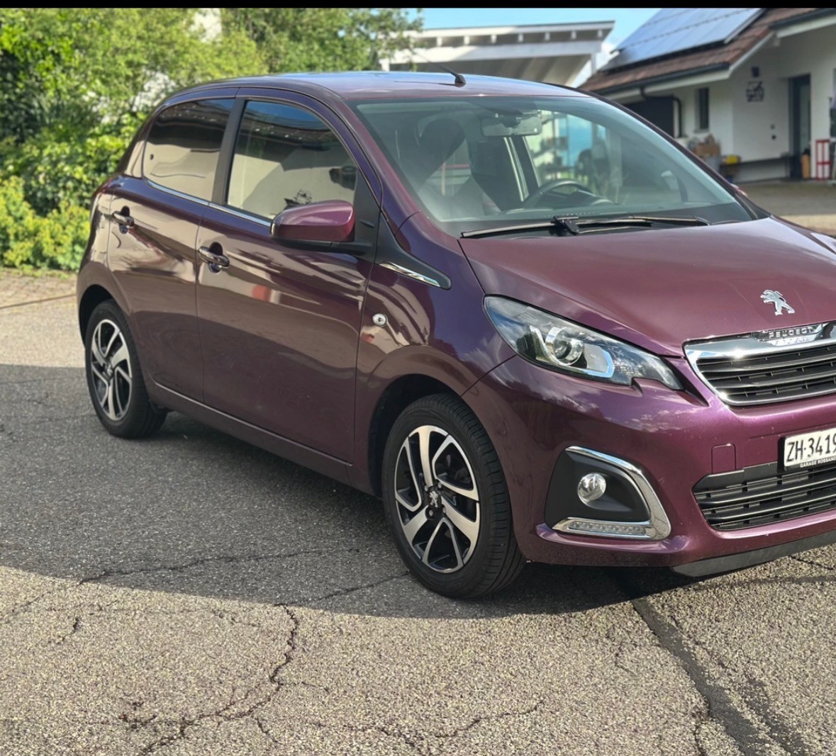 PEUGEOT 108 1.2 VTi Allure-image-3