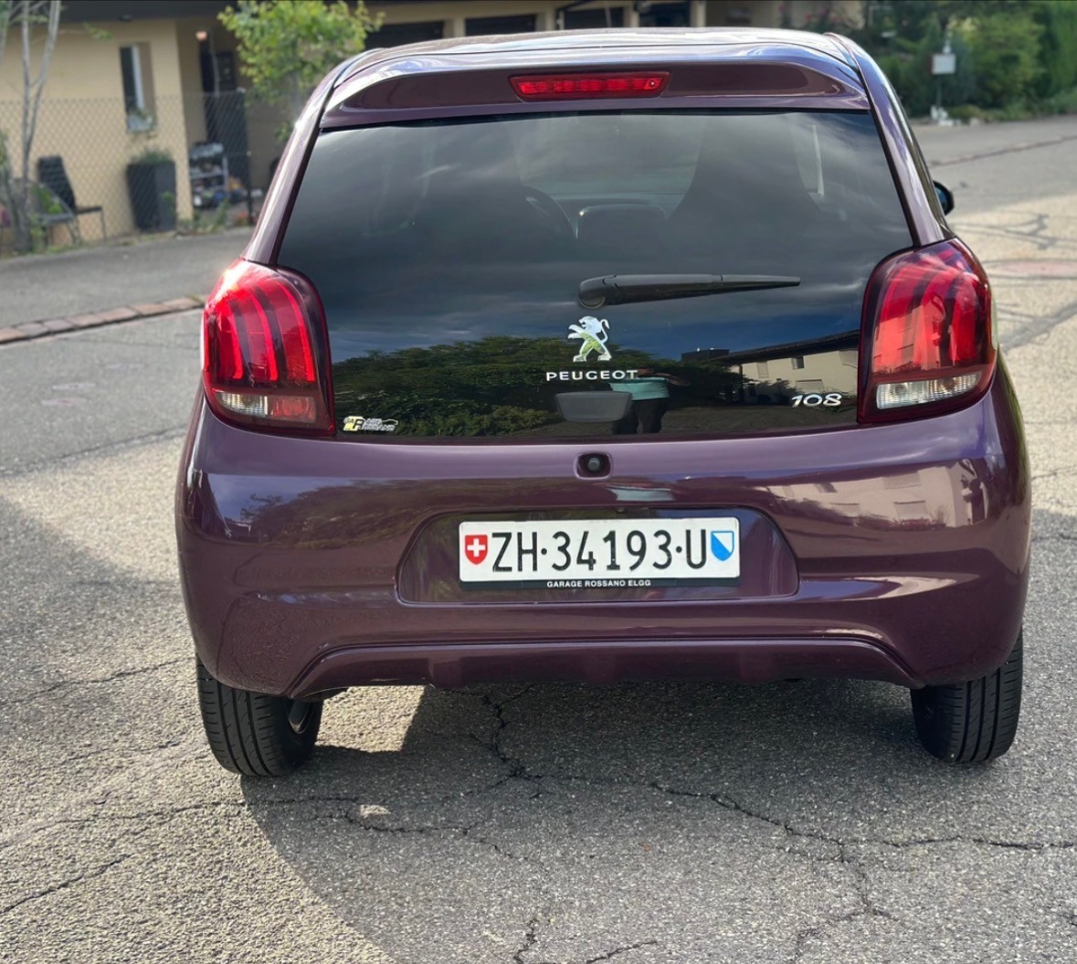 PEUGEOT 108 1.2 VTi Allure-image-5