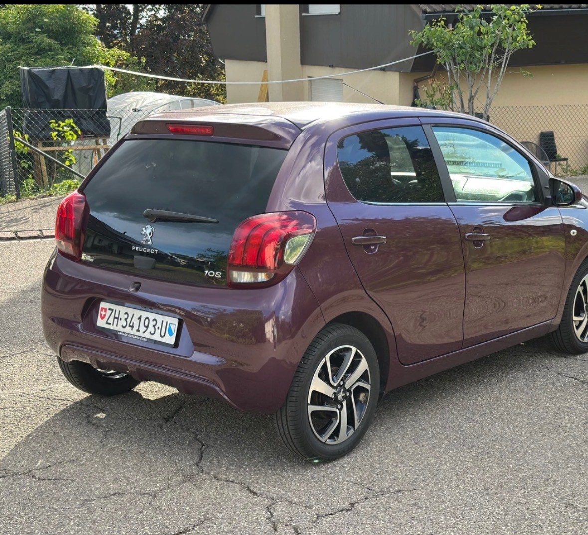 PEUGEOT 108 1.2 VTi Allure-image-4