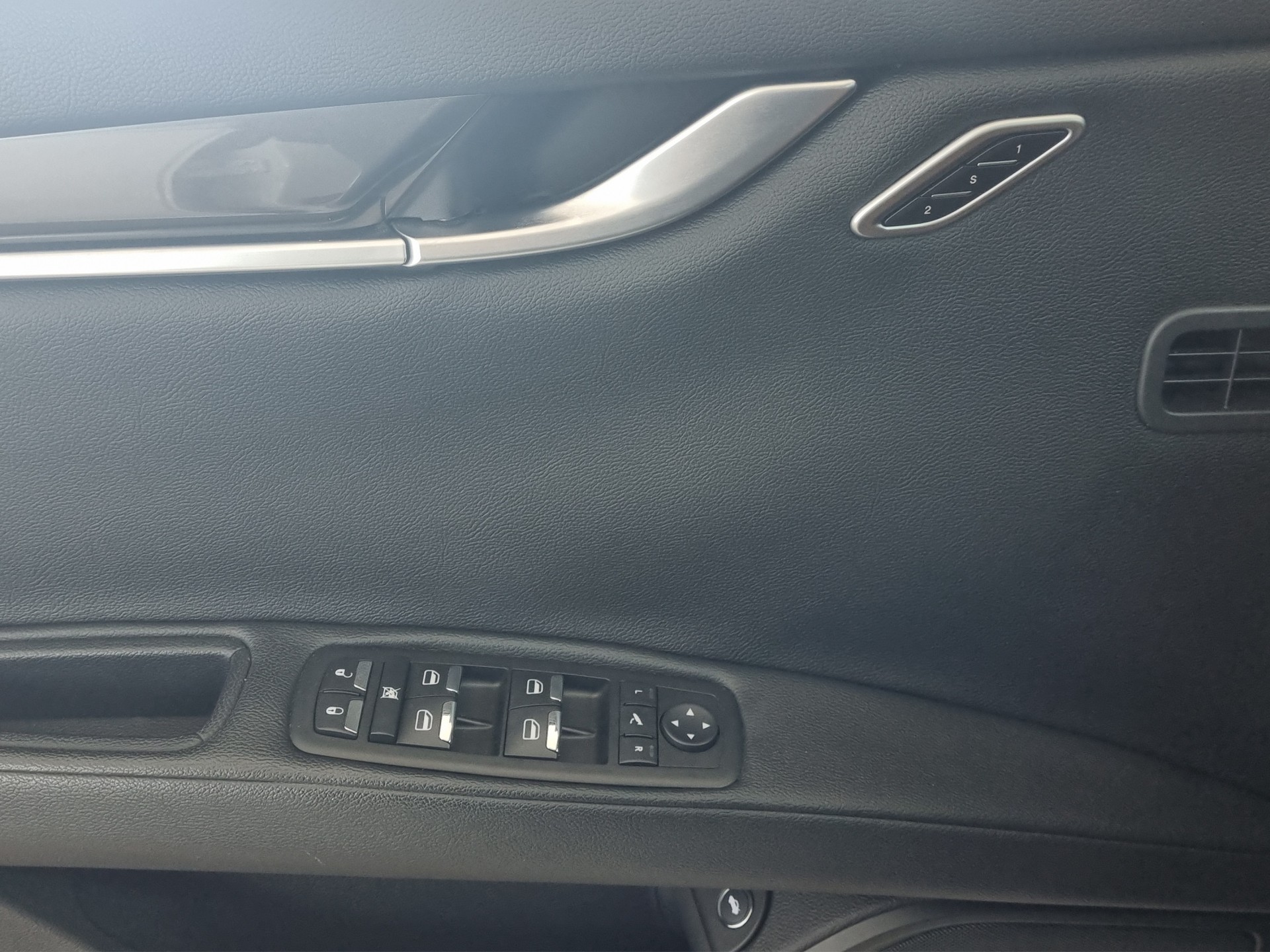 MASERATI Ghibli 3.0 V6-image-11