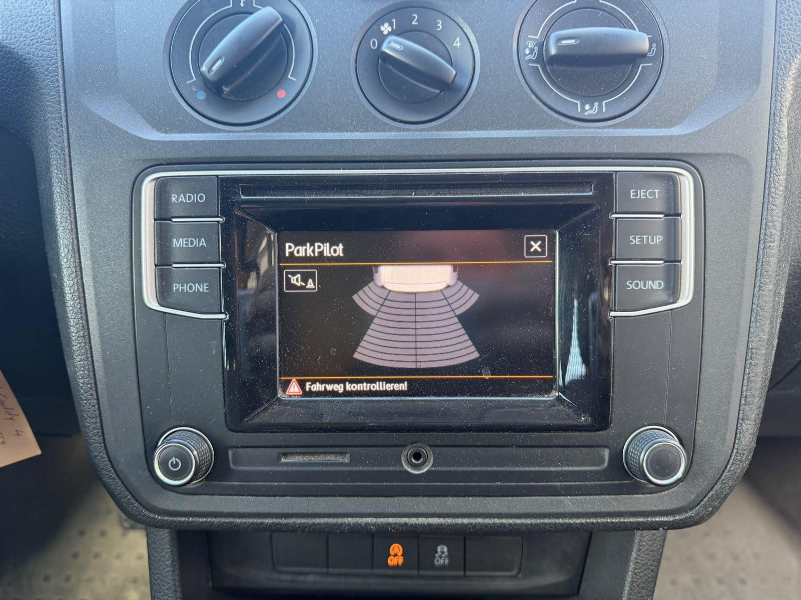 VW Caddy 2.0TDI 4Motion BlueMotion Technology DSG-image-13