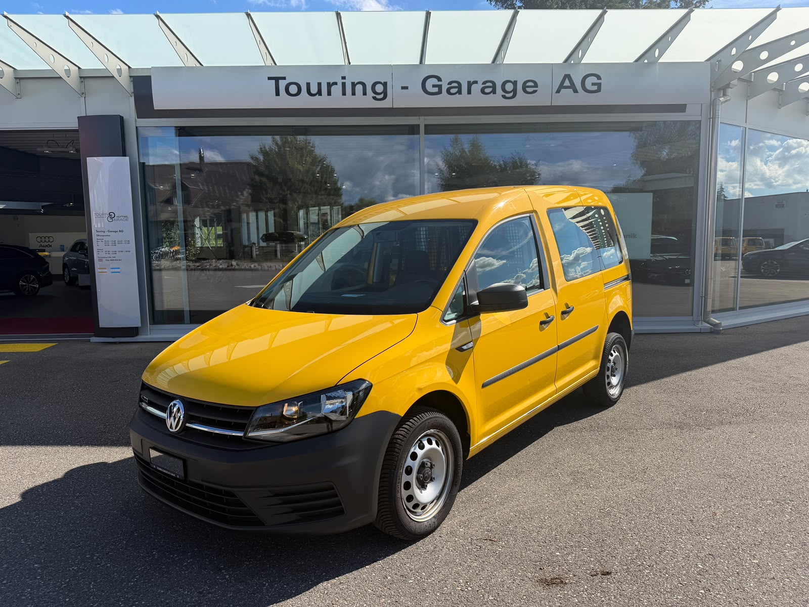 VW Caddy 2.0TDI 4Motion BlueMotion Technology DSG-image-0