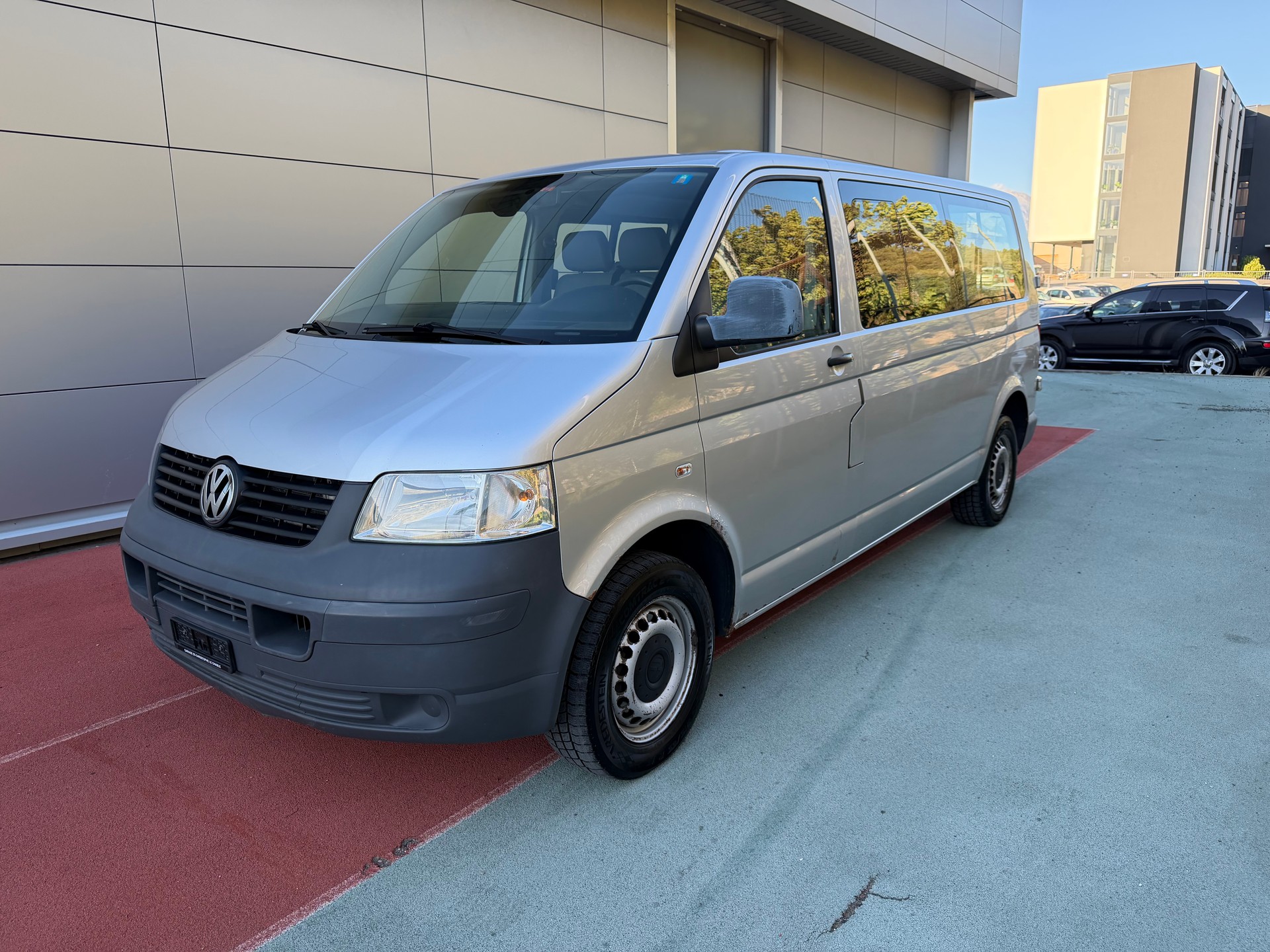 VW T5 Caravelle Comfort 2.5TDI PD 4M-image-0