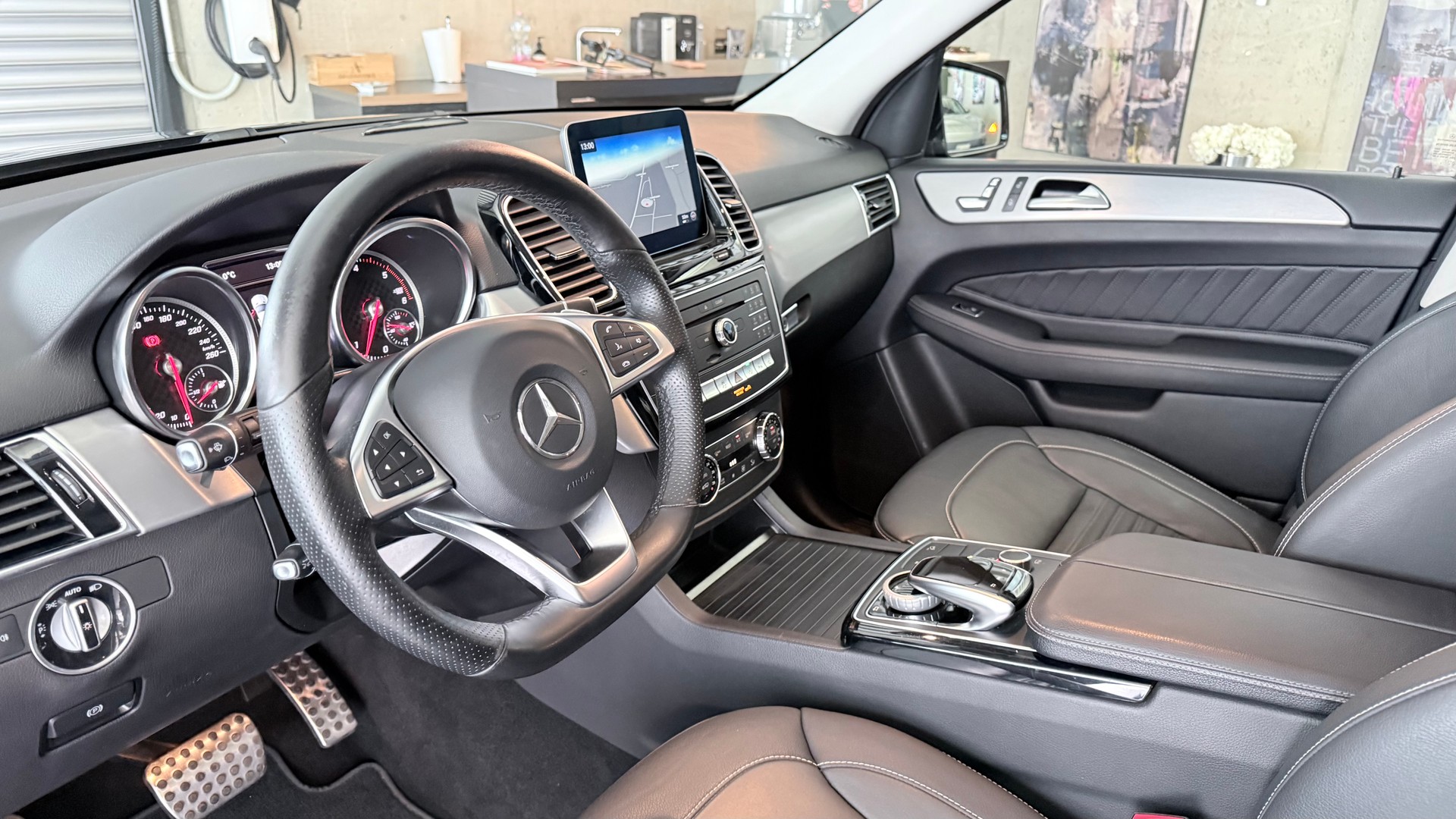 MERCEDES-BENZ GLE 250 d-image-13