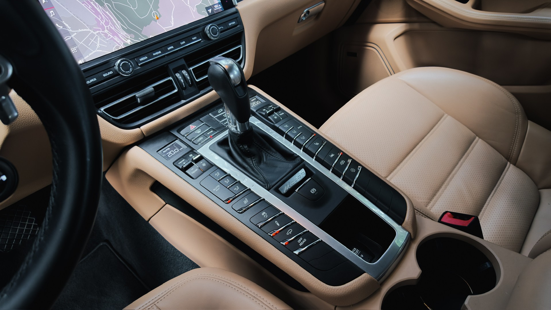 PORSCHE Macan GTS PDK-image-11