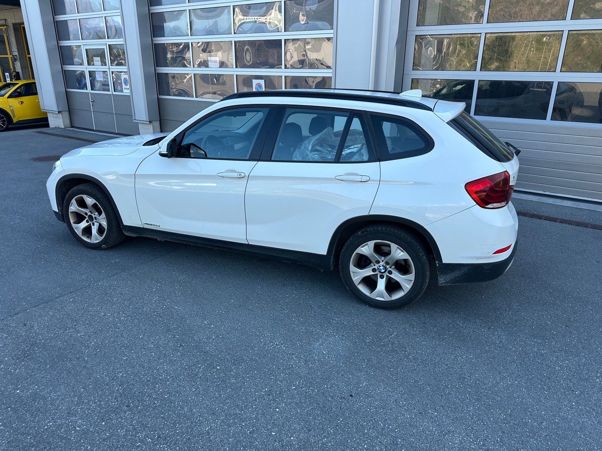 BMW X1 xDrive 18d-image-6