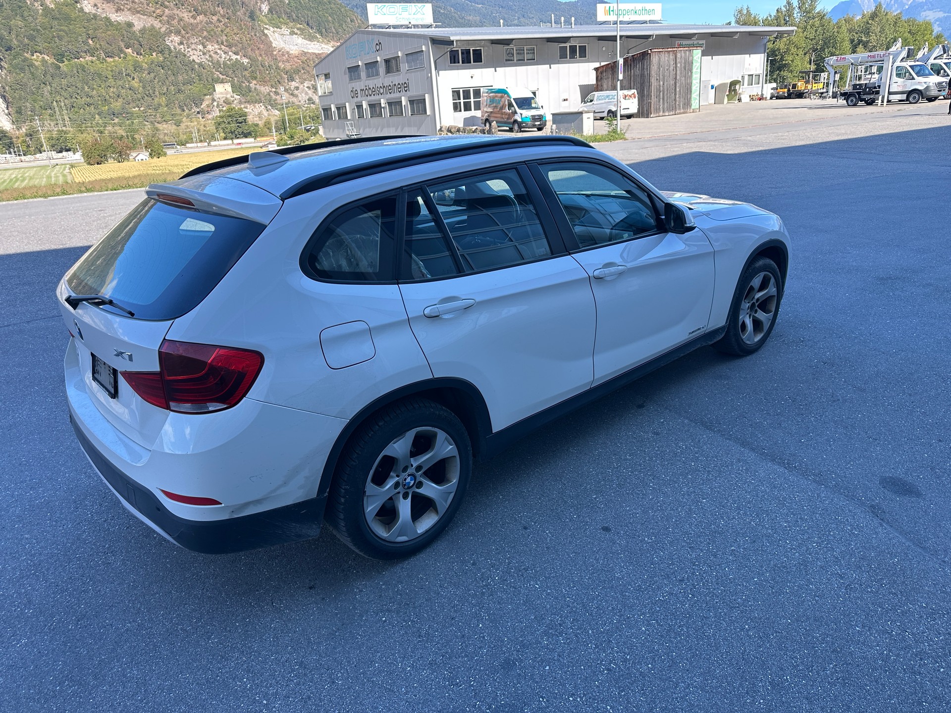 BMW X1 xDrive 18d-image-8